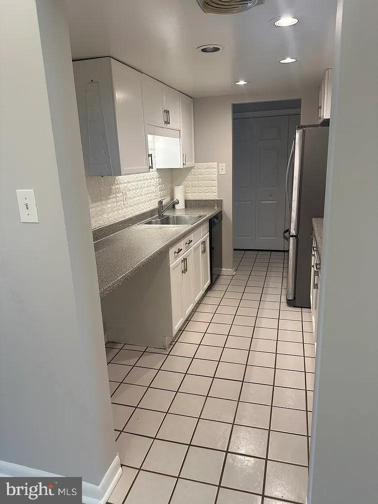 GLENHARDIE - Residential Lease