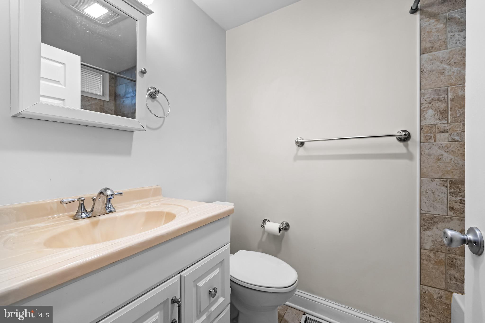 LOCUST POINT - Residential Lease