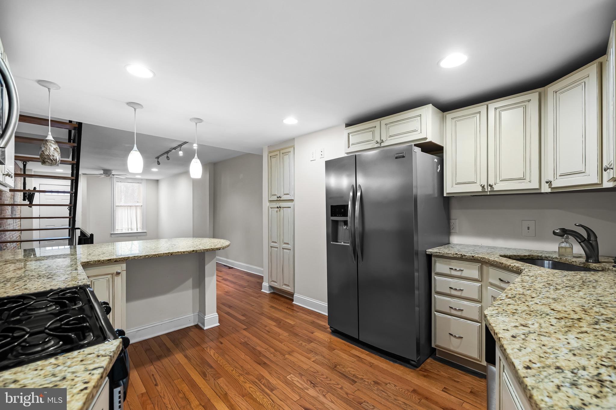 LOCUST POINT - Residential Lease