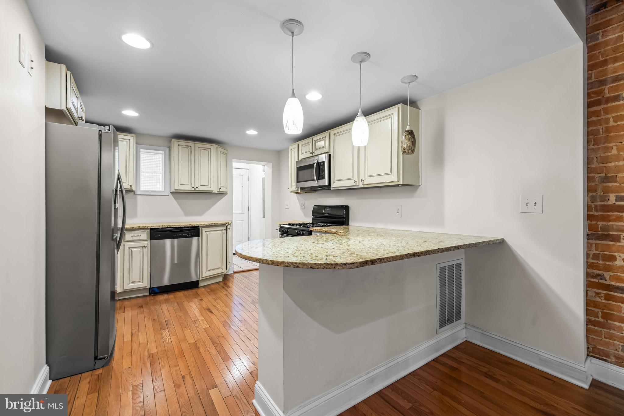 LOCUST POINT - Residential Lease