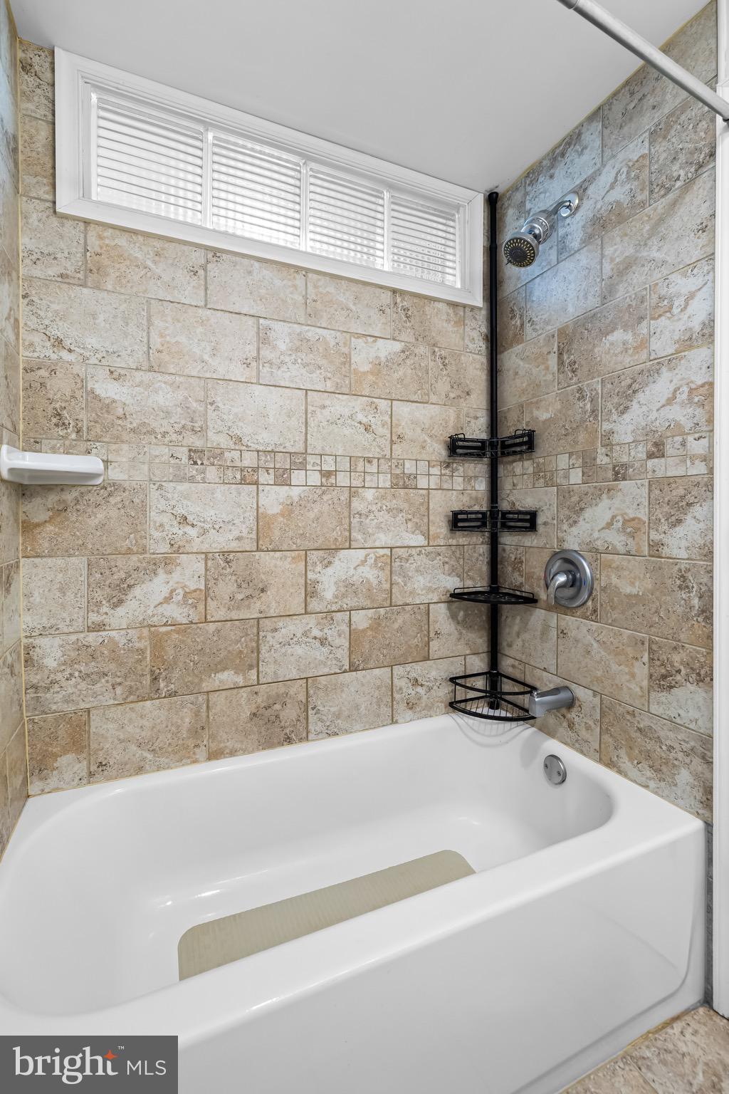 LOCUST POINT - Residential Lease