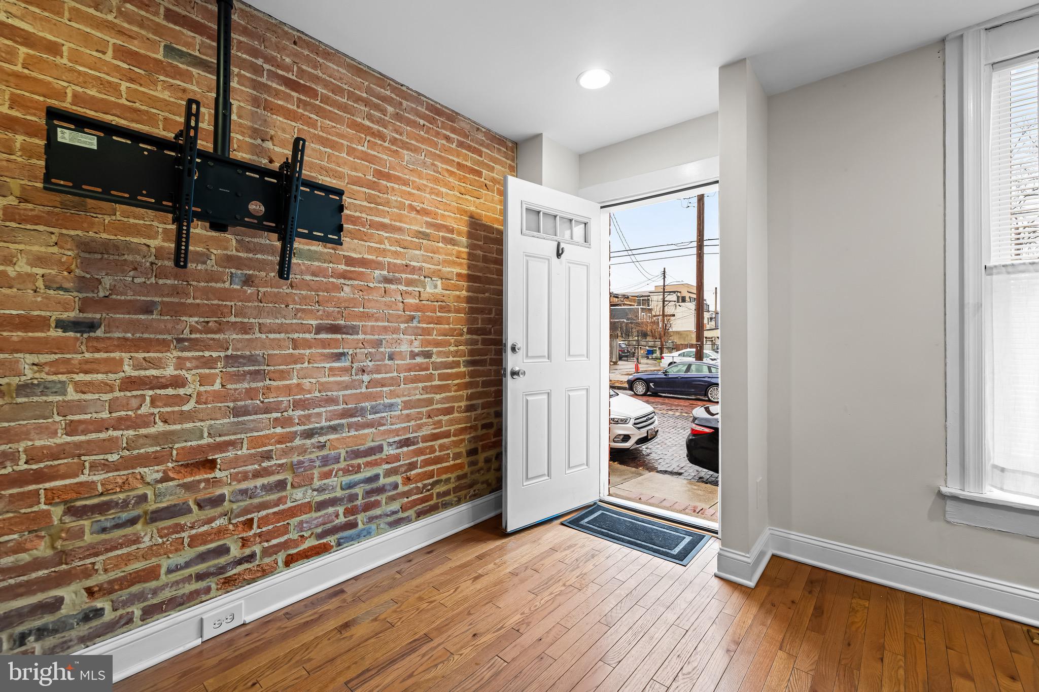 LOCUST POINT - Residential Lease