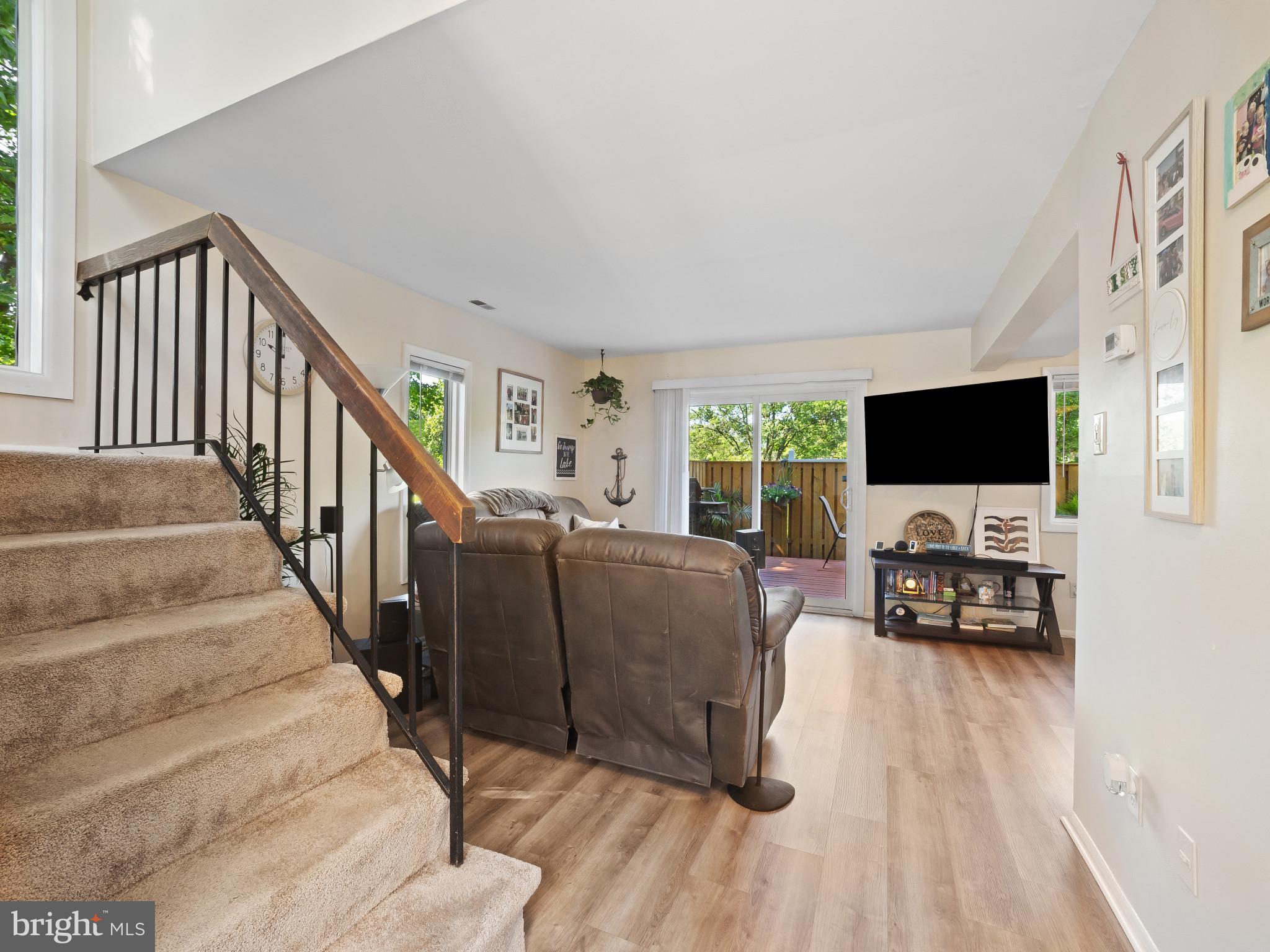 1917 EVERGLADE COURT