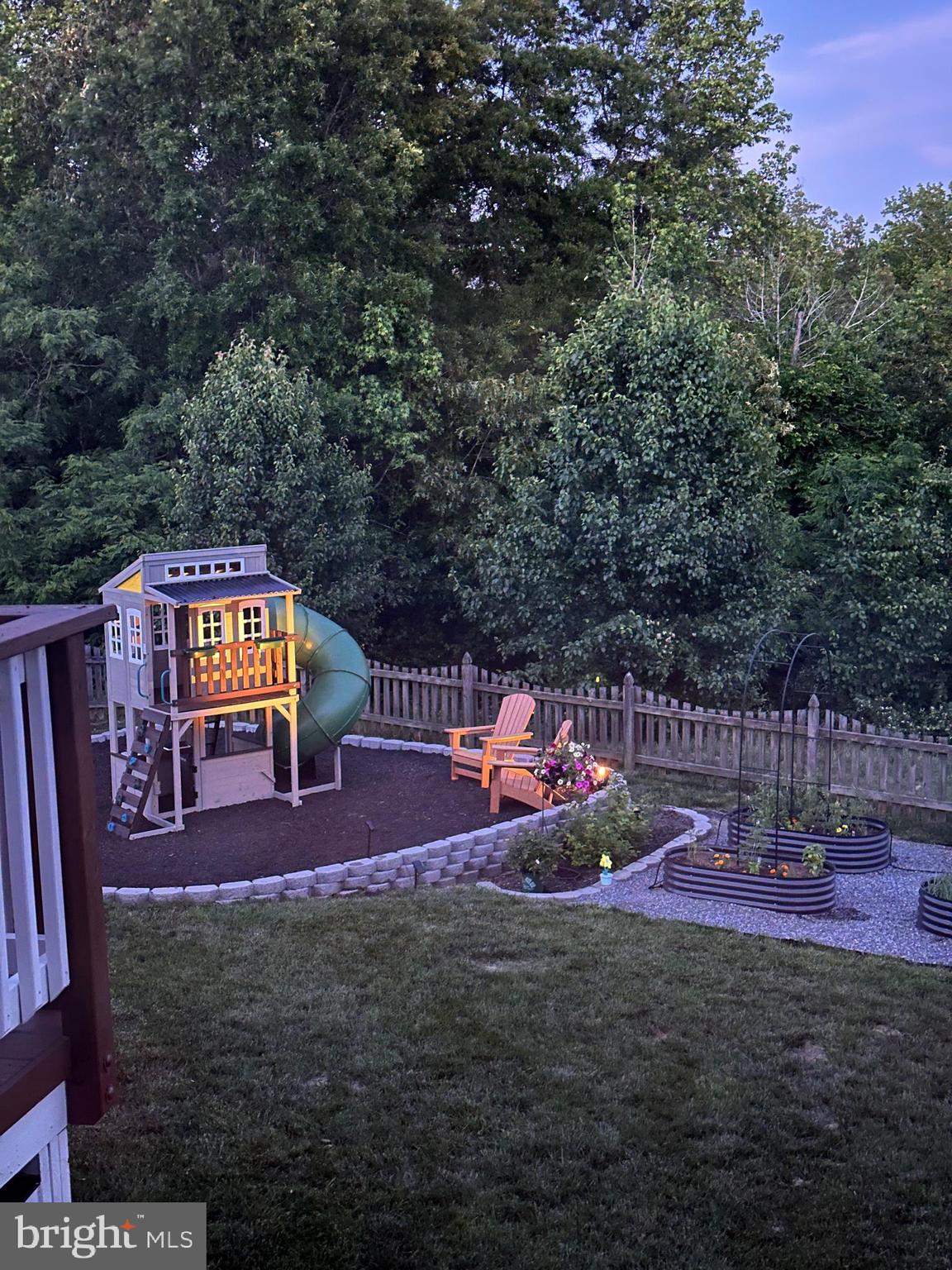 9529 LAUREL OAK DRIVE