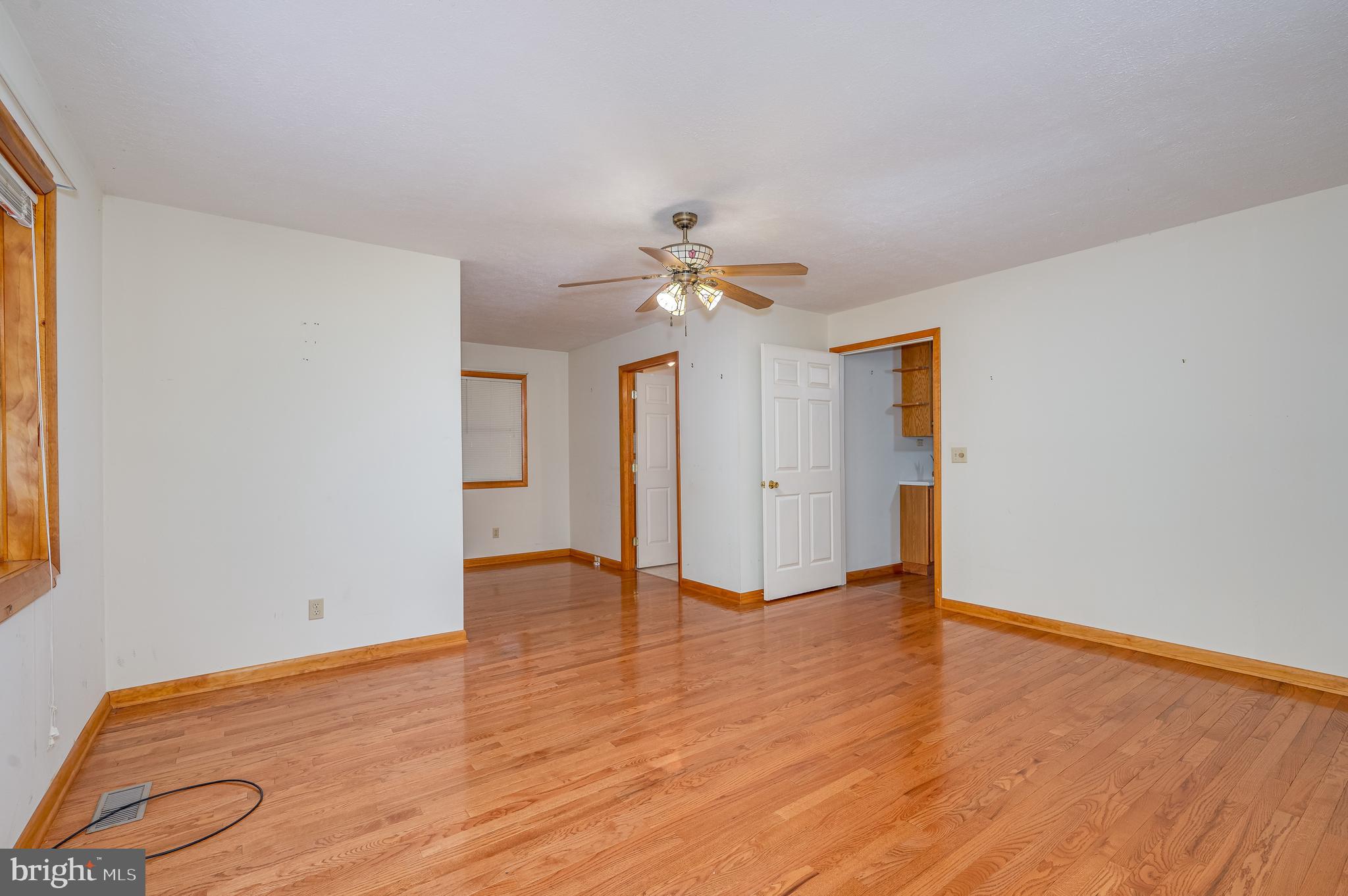 WHISPERING PINES - Residential