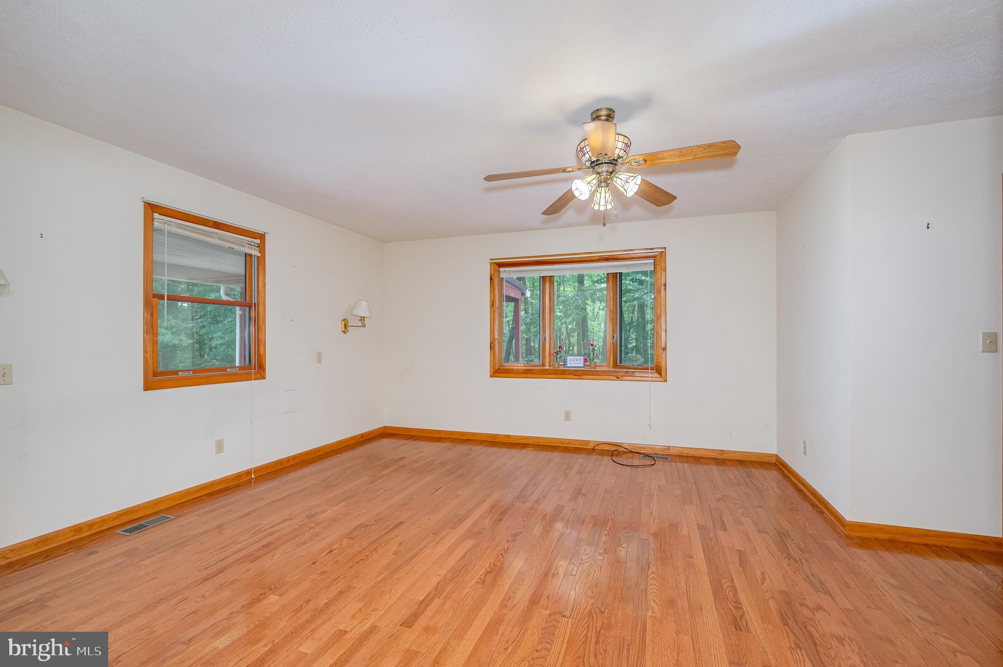 WHISPERING PINES - Residential