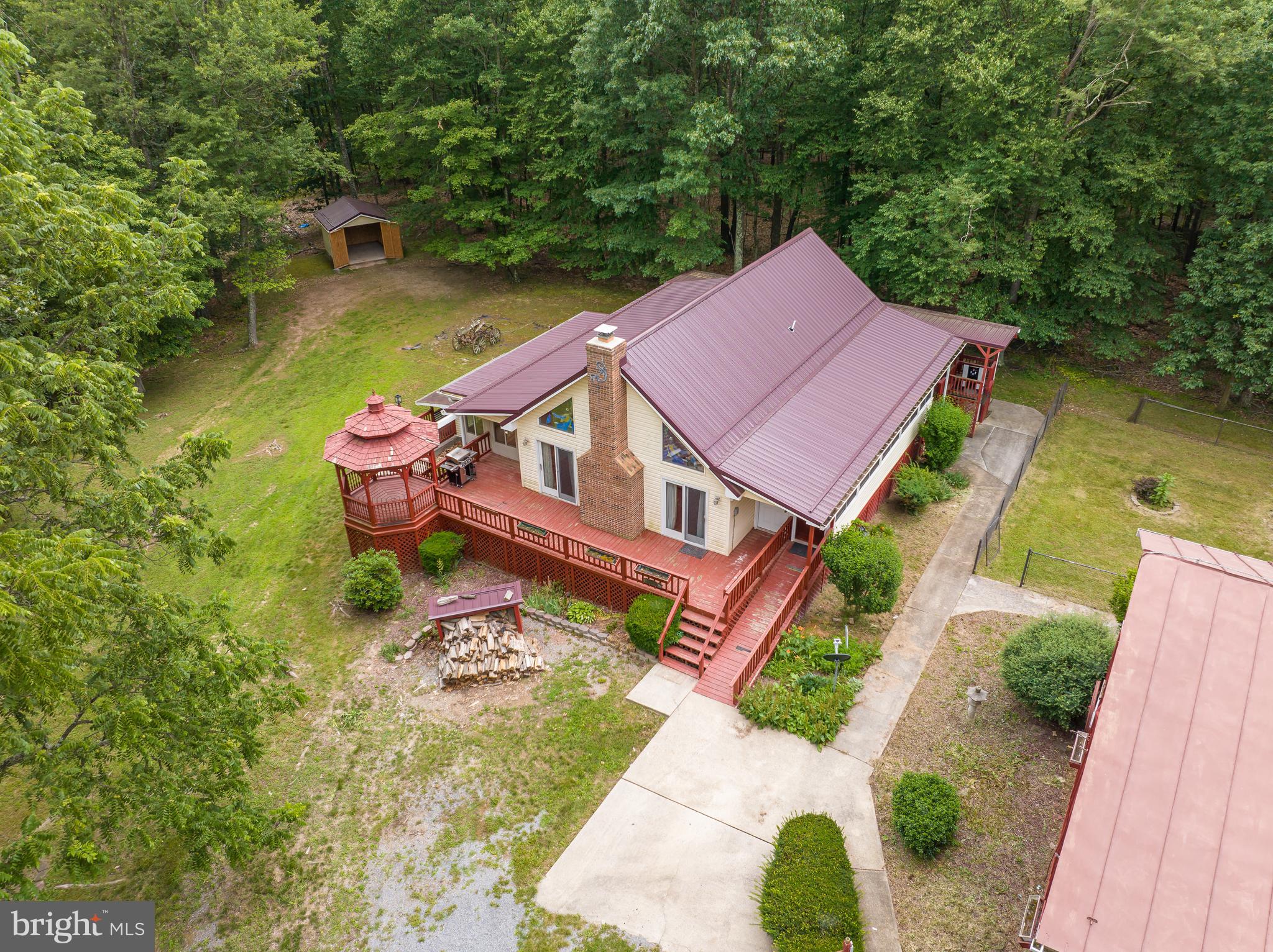 WHISPERING PINES - Residential