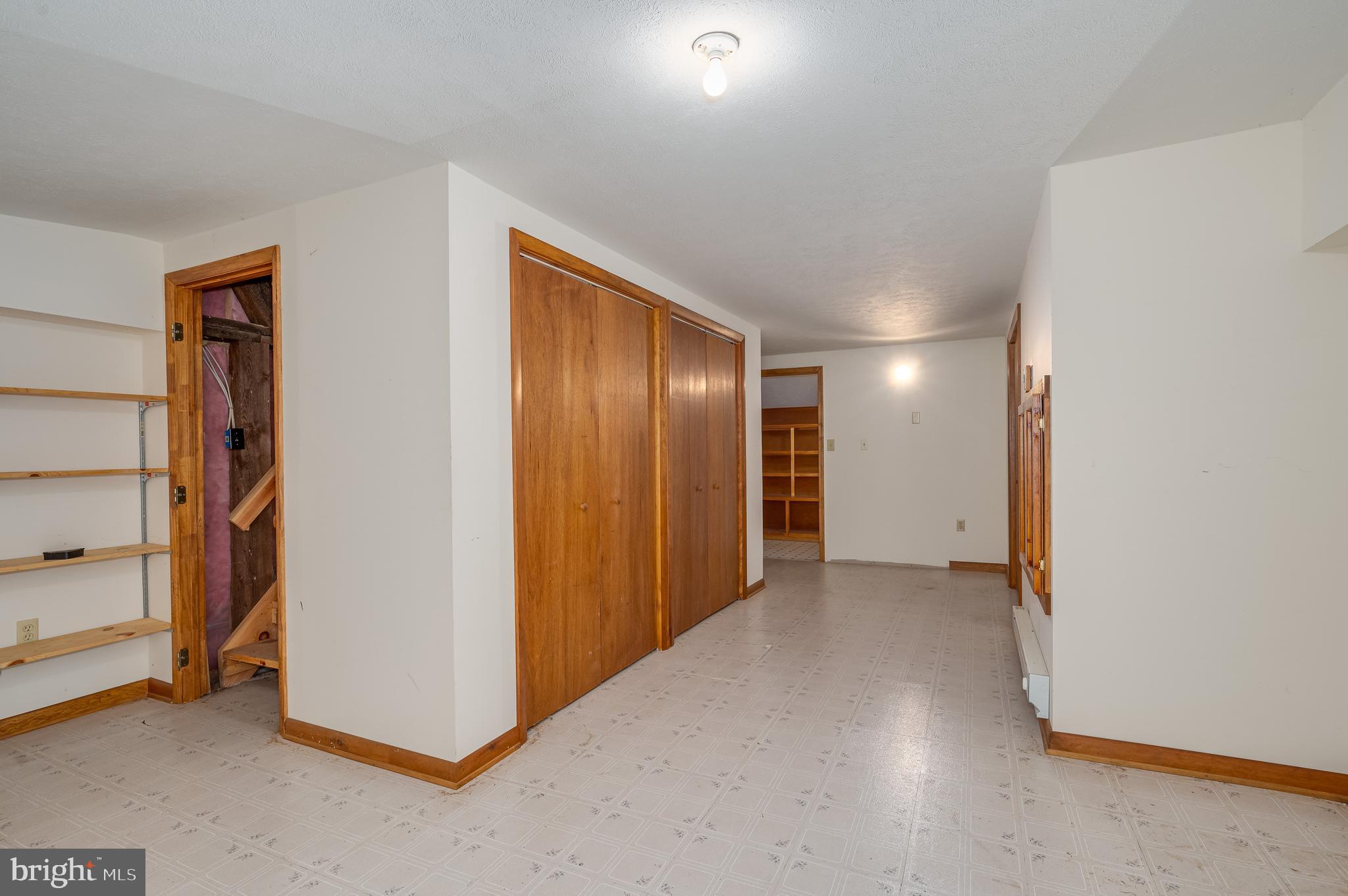 WHISPERING PINES - Residential