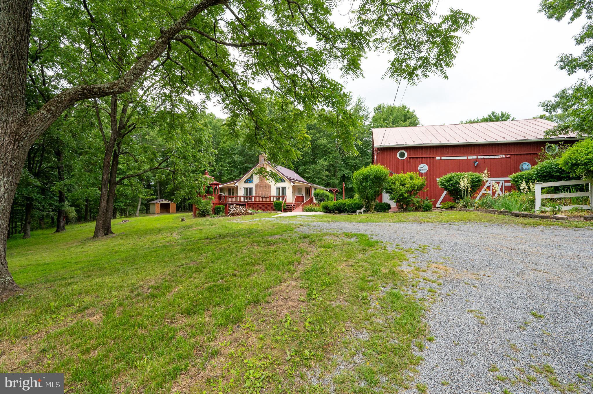 WHISPERING PINES - Residential