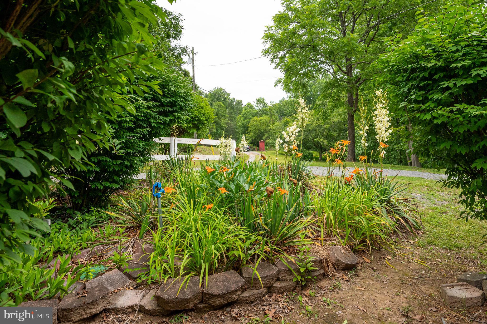 WHISPERING PINES - Residential