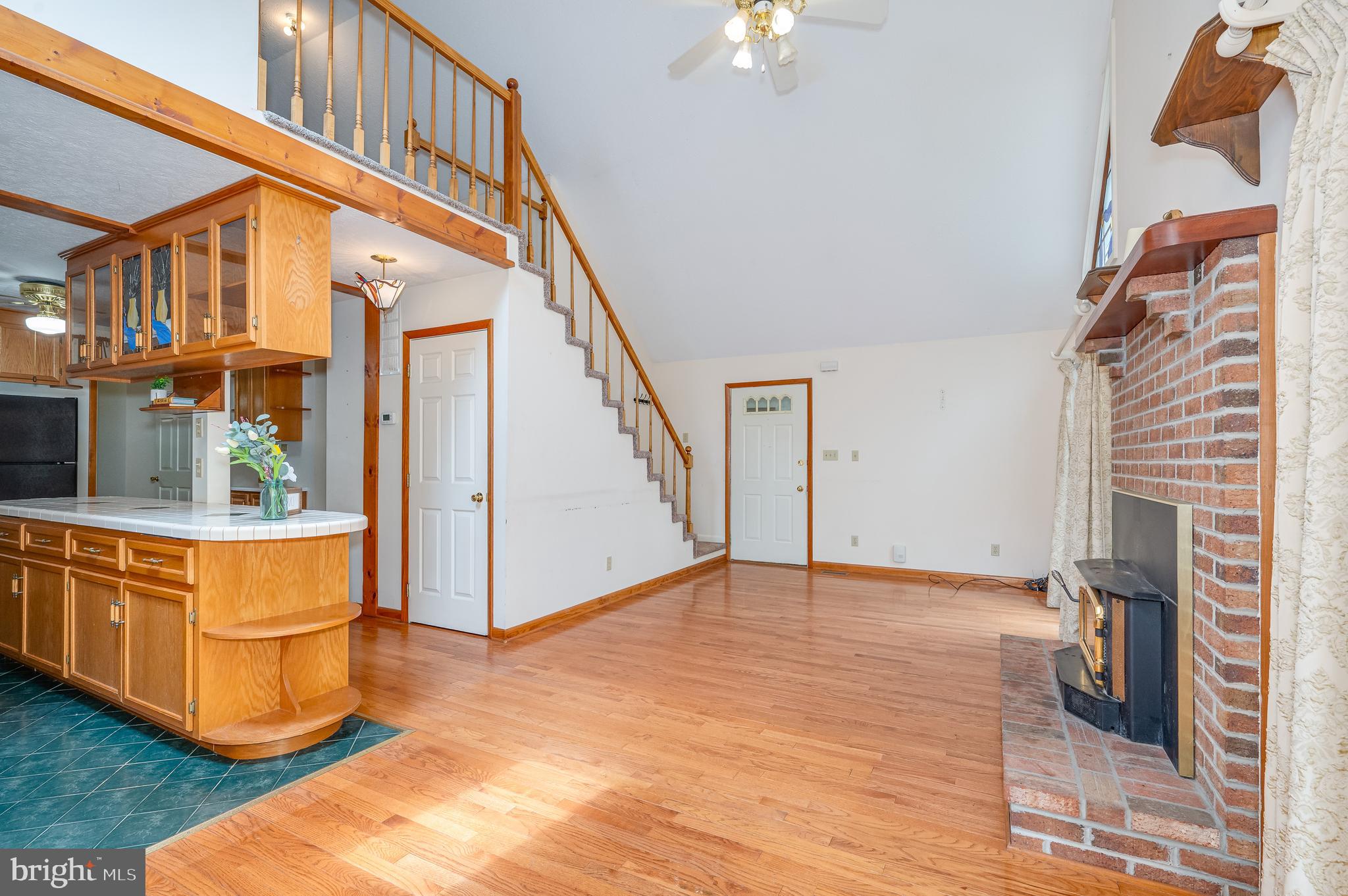 WHISPERING PINES - Residential