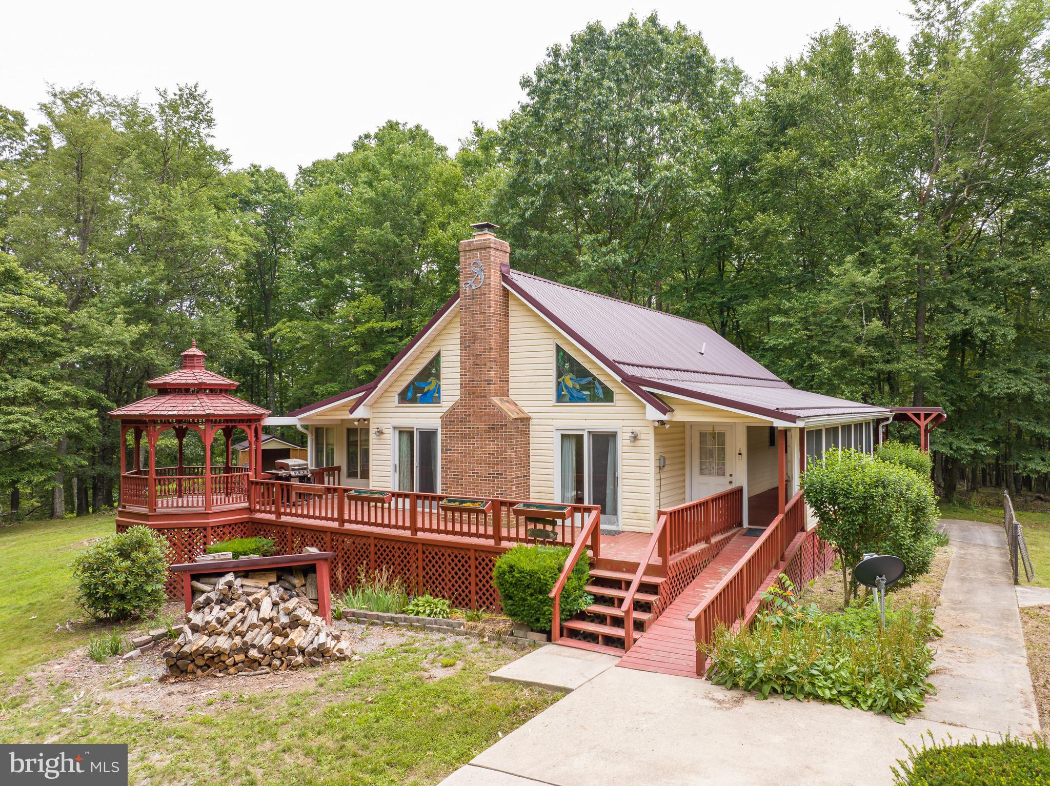 WHISPERING PINES - Residential