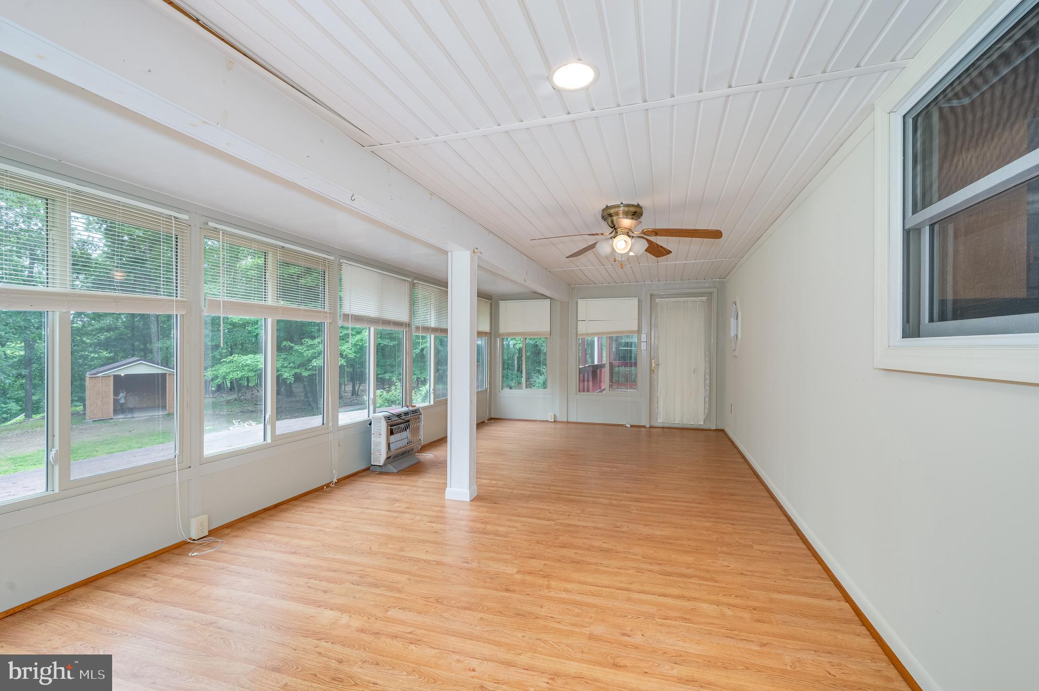 WHISPERING PINES - Residential