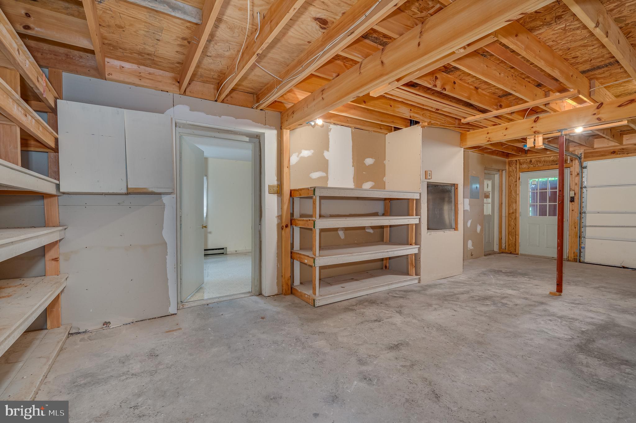 WHISPERING PINES - Residential