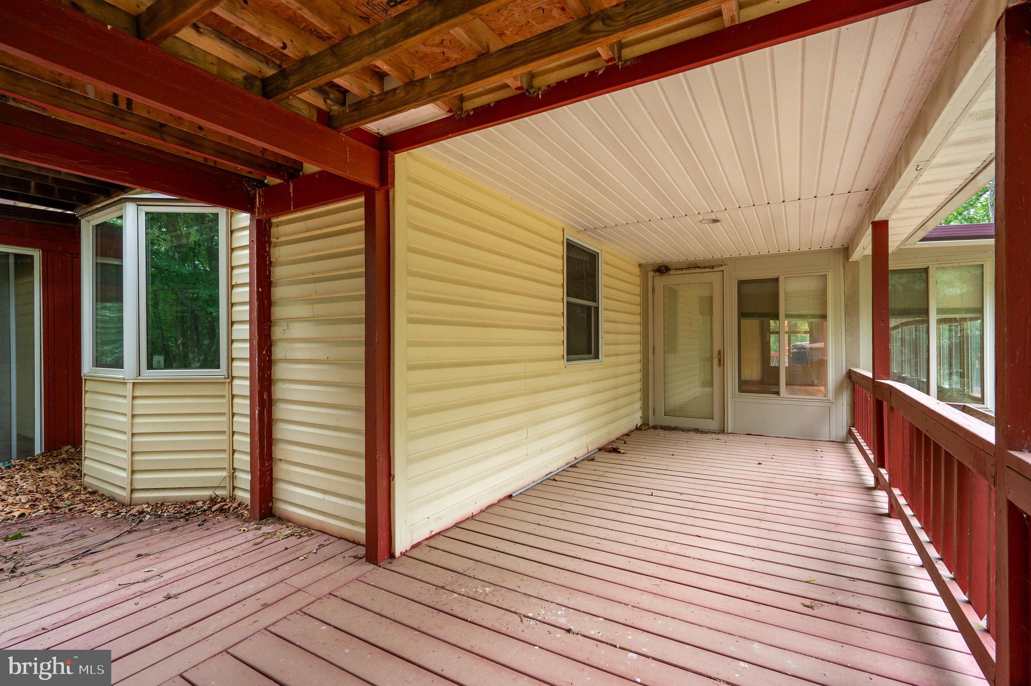 WHISPERING PINES - Residential