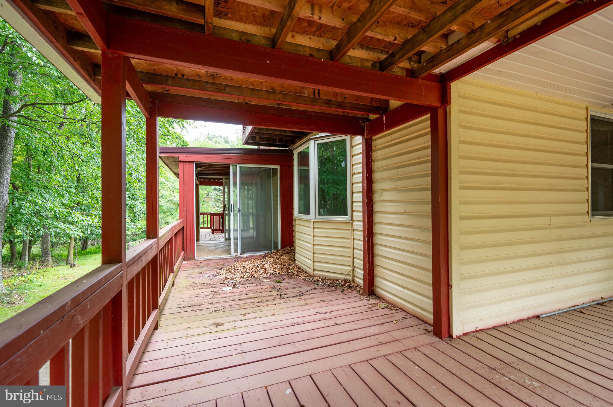 WHISPERING PINES - Residential