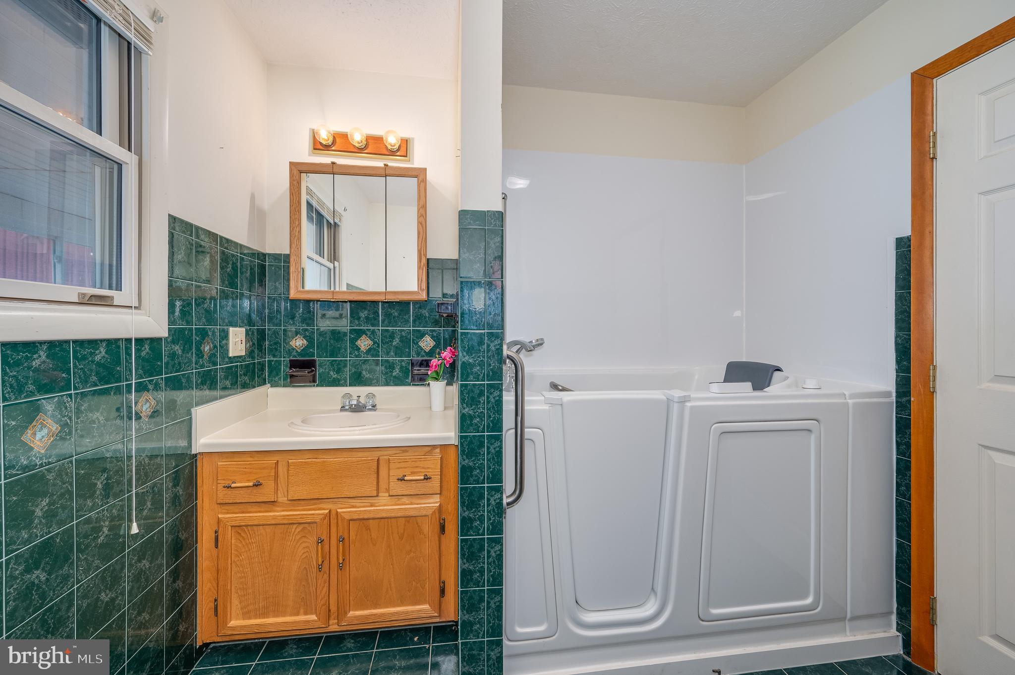 WHISPERING PINES - Residential