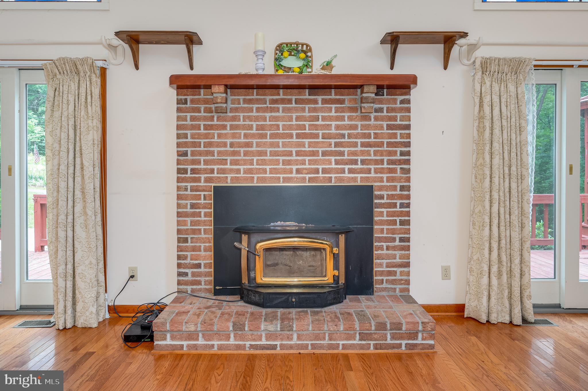 WHISPERING PINES - Residential