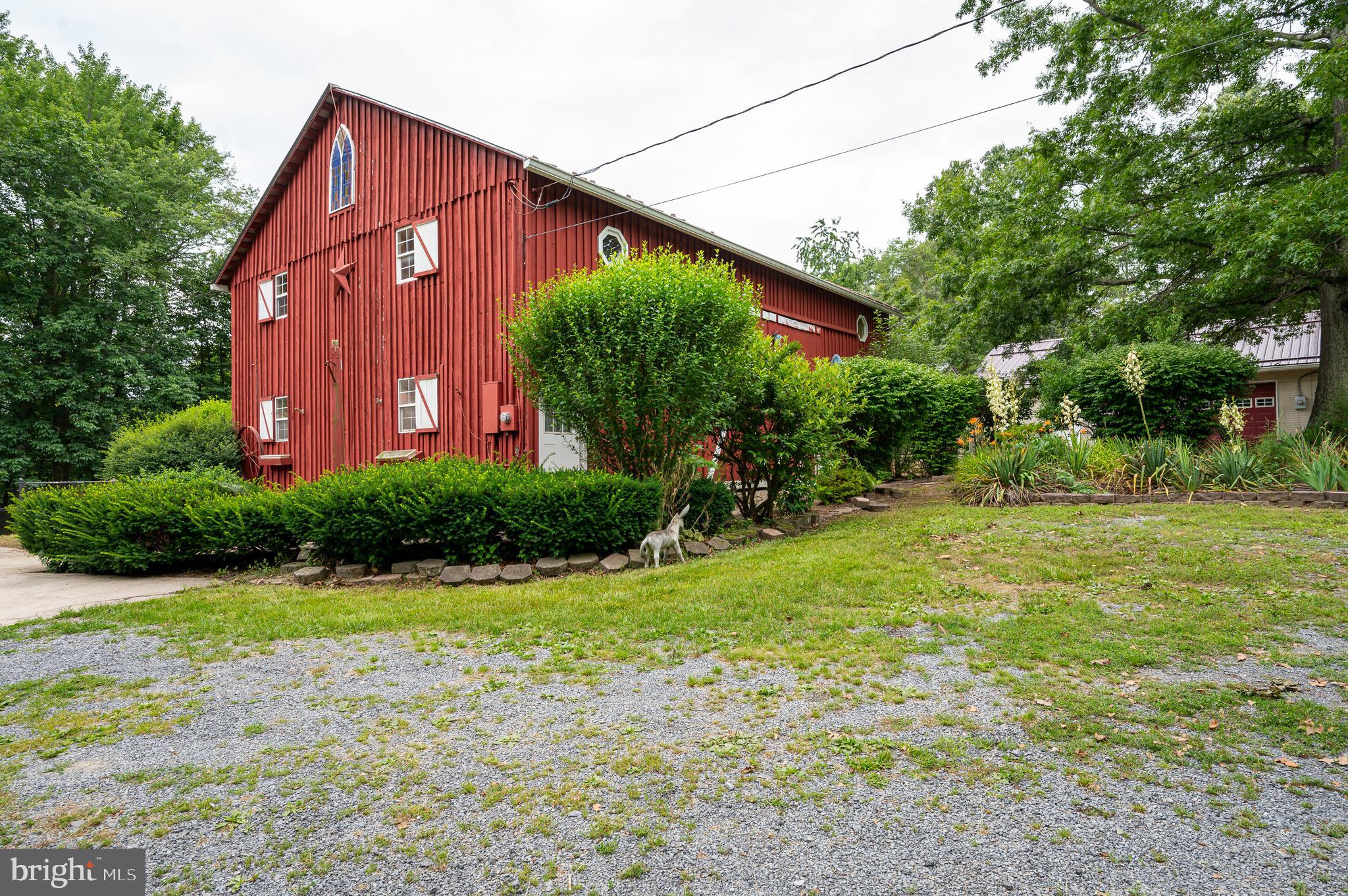 WHISPERING PINES - Residential