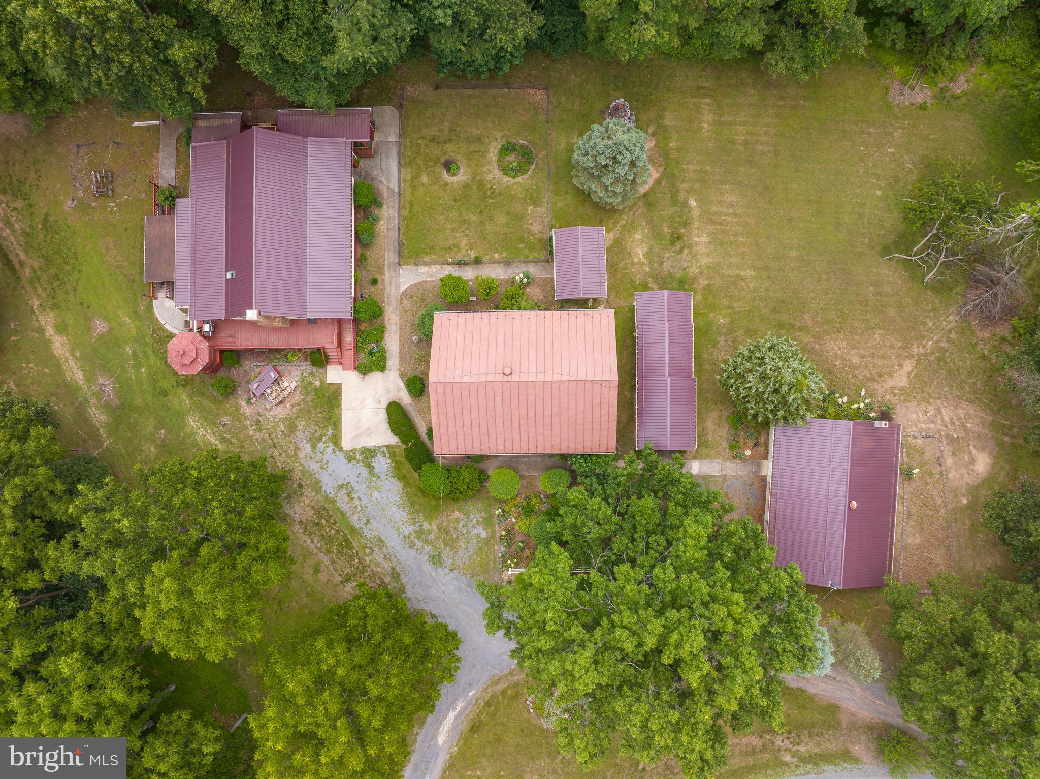 WHISPERING PINES - Residential