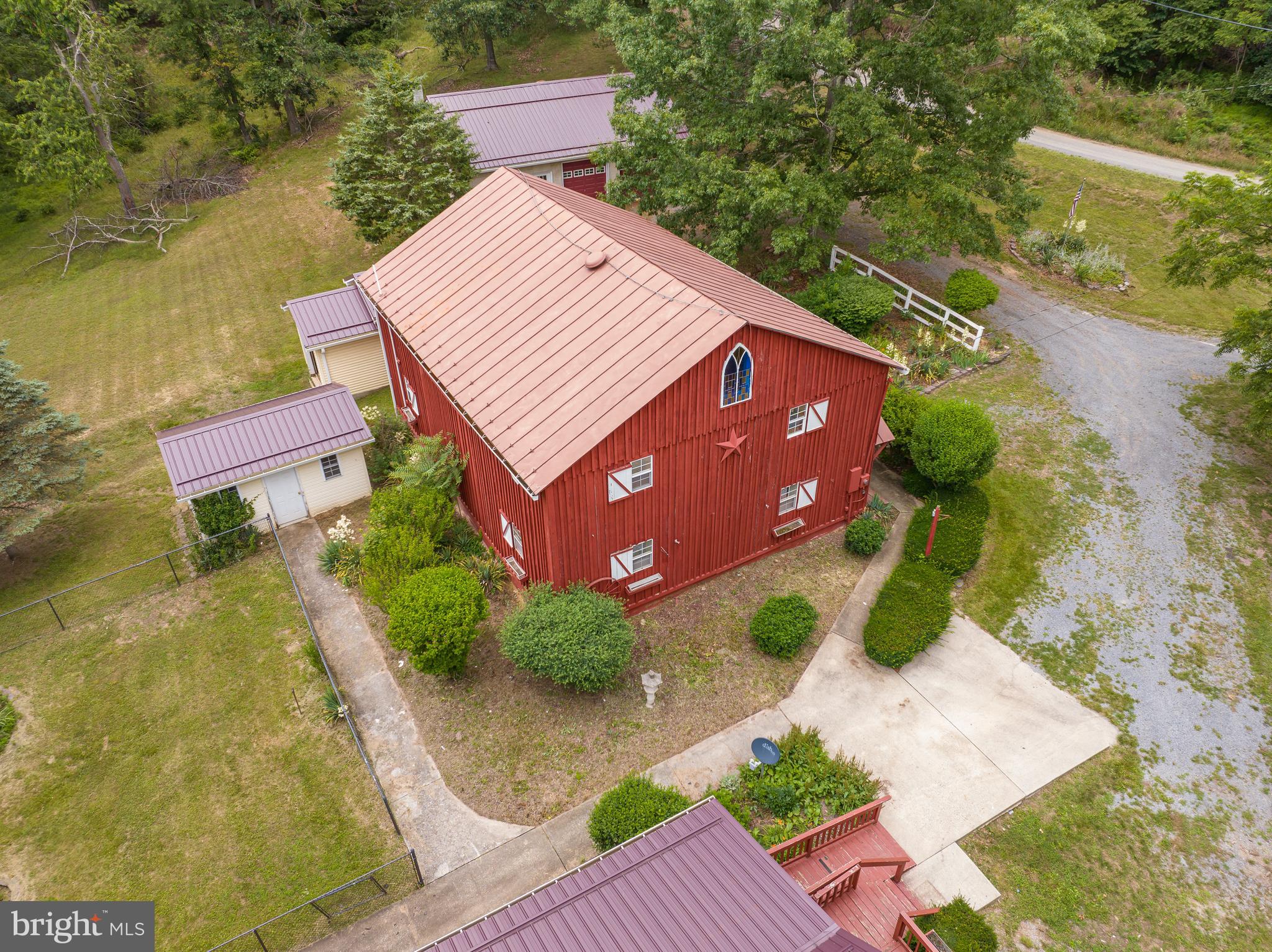 WHISPERING PINES - Residential