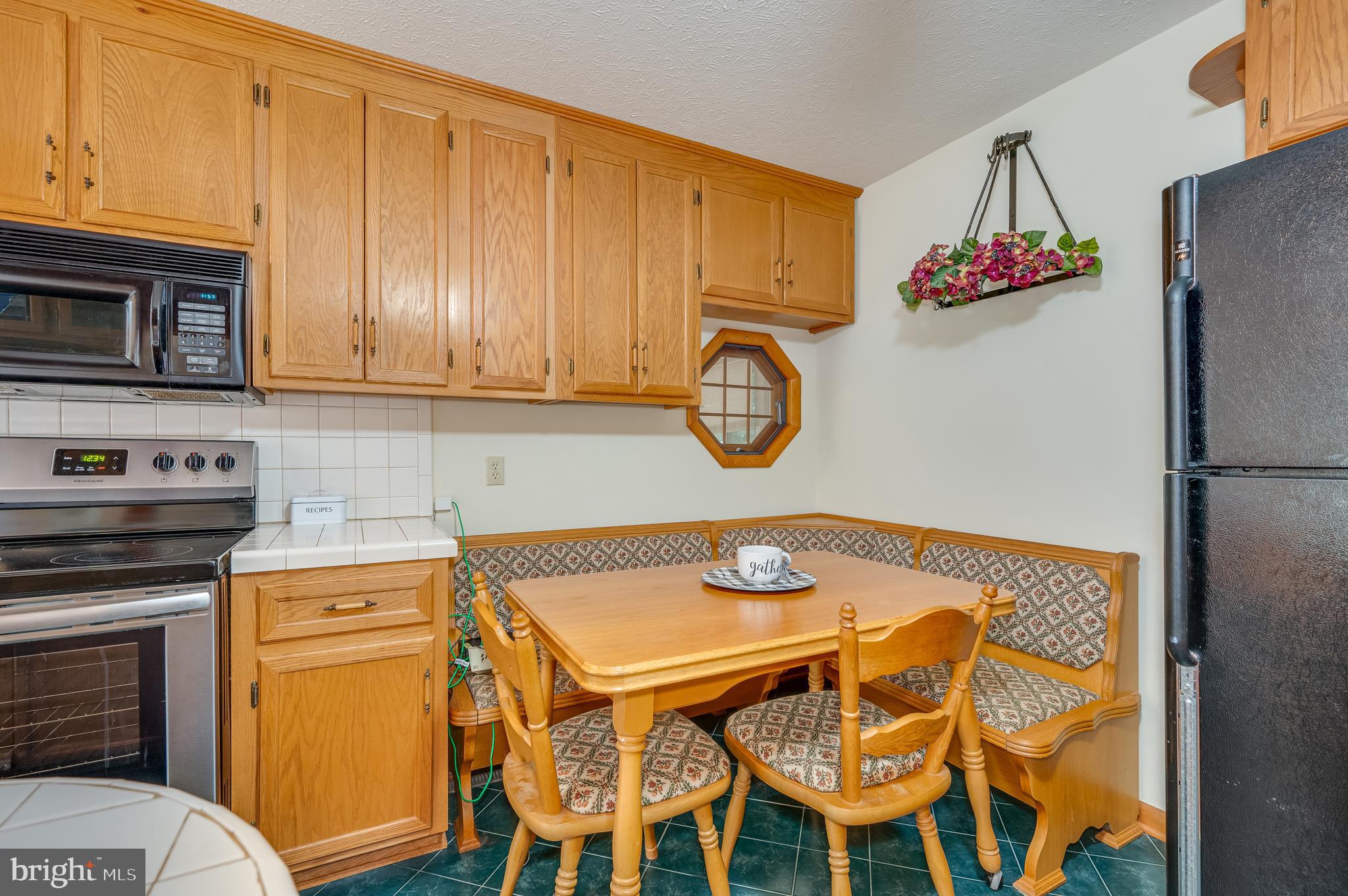 WHISPERING PINES - Residential