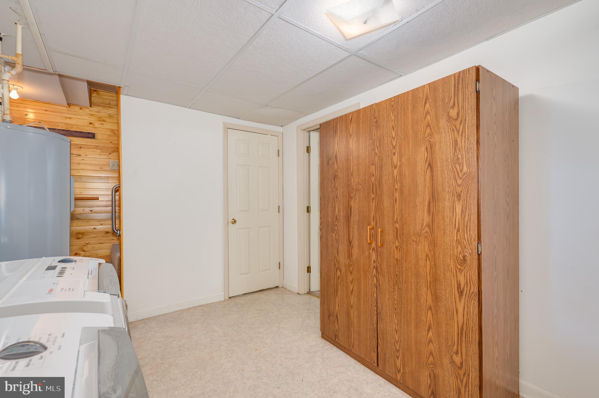 WHISPERING PINES - Residential