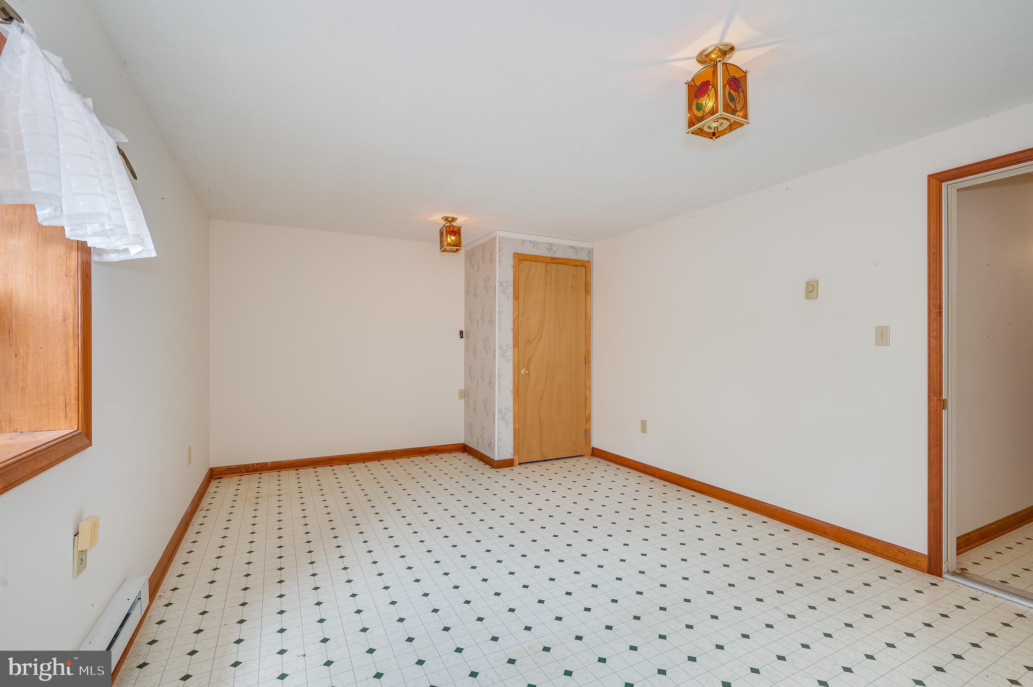 WHISPERING PINES - Residential