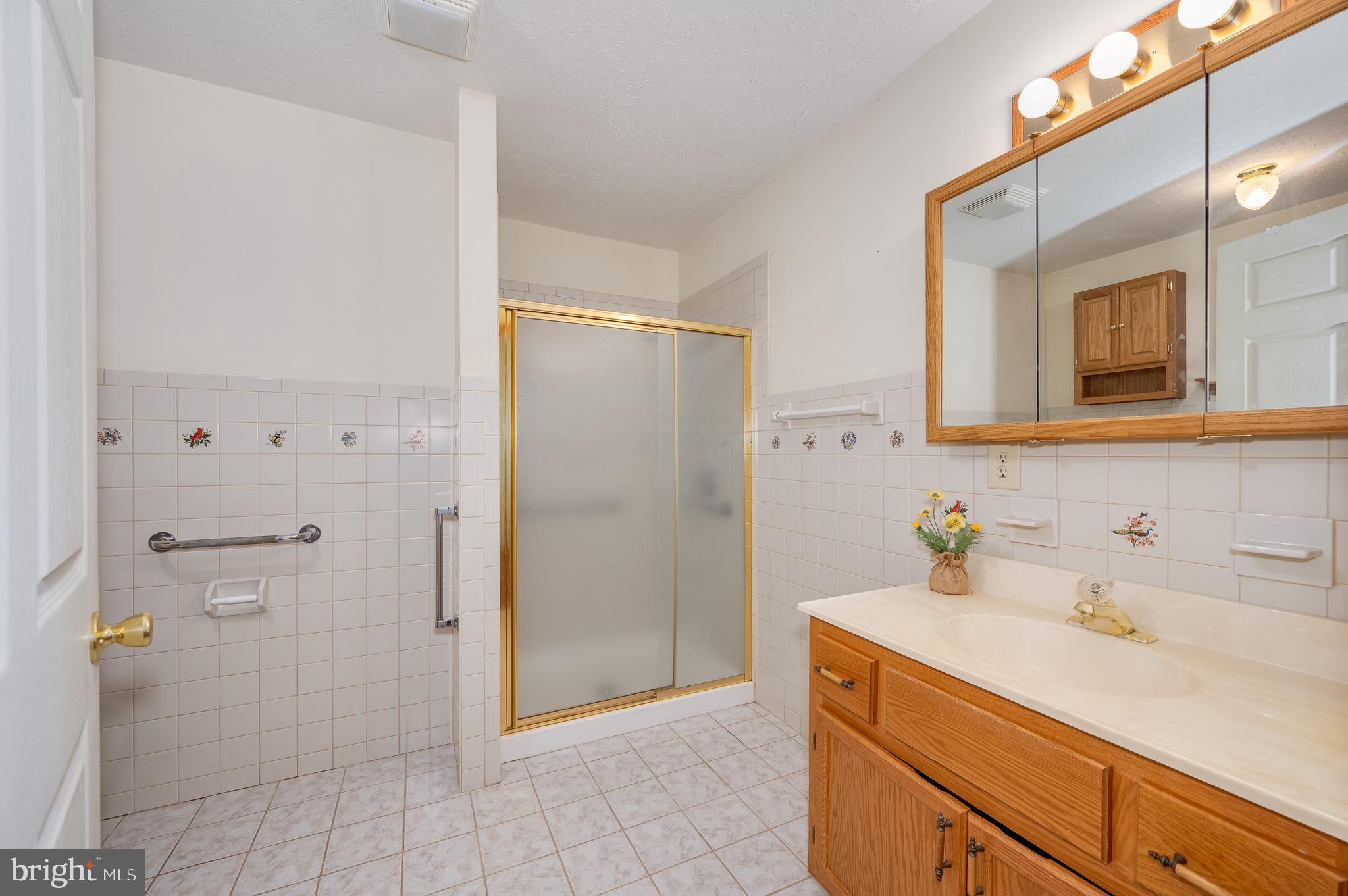 WHISPERING PINES - Residential