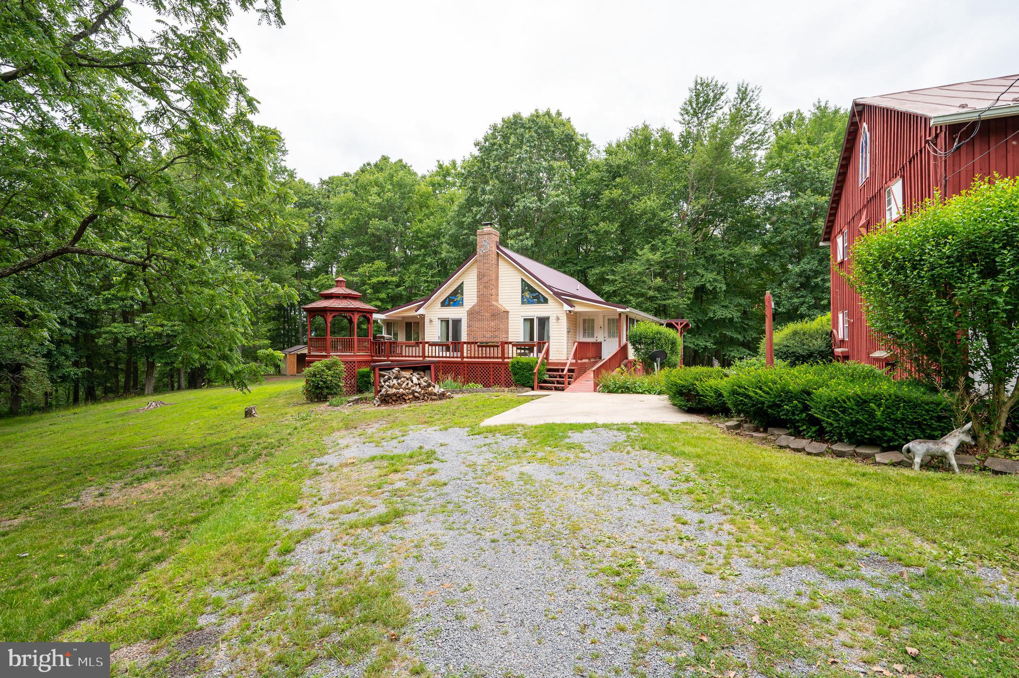 WHISPERING PINES - Residential