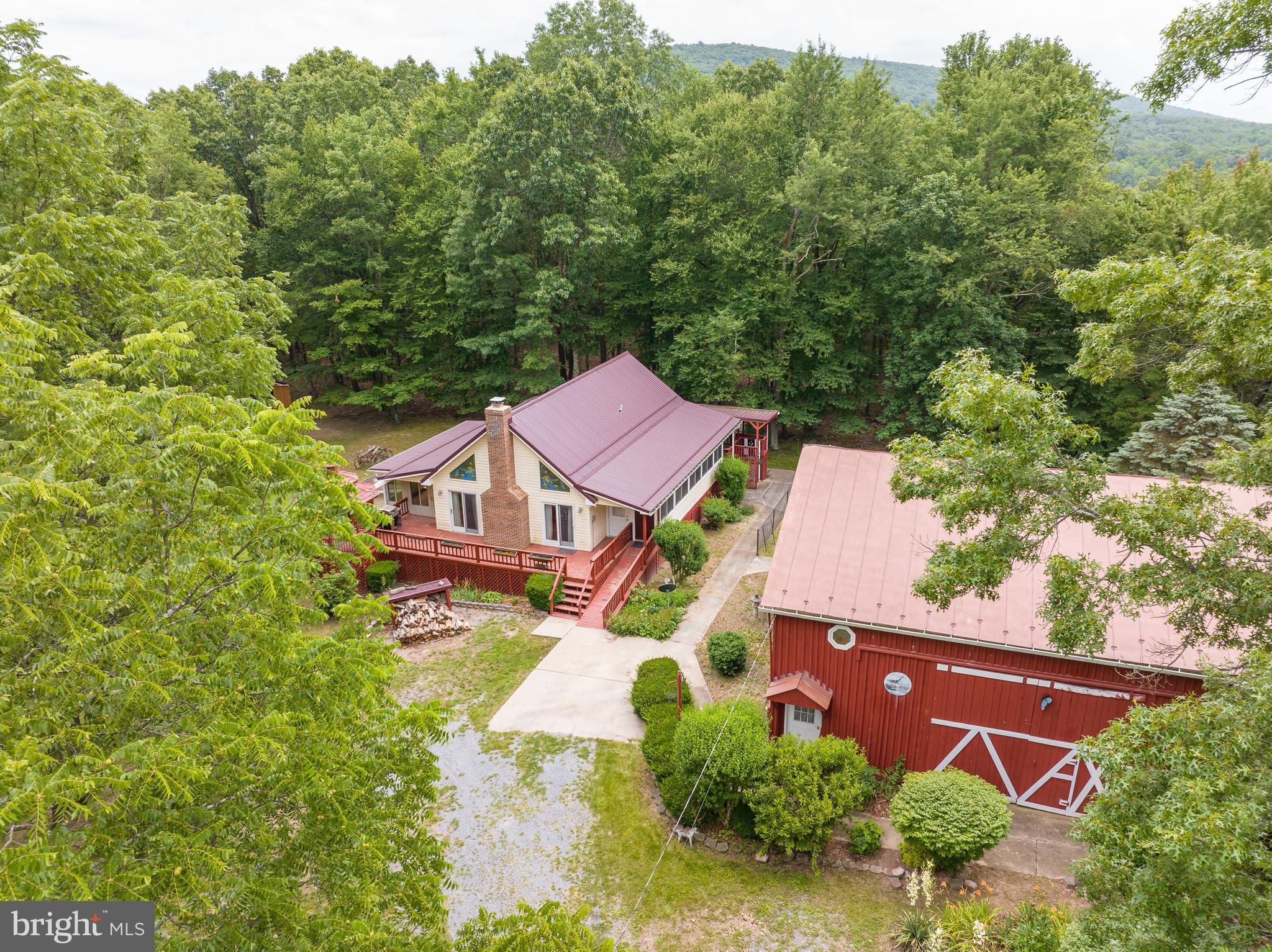 WHISPERING PINES - Residential