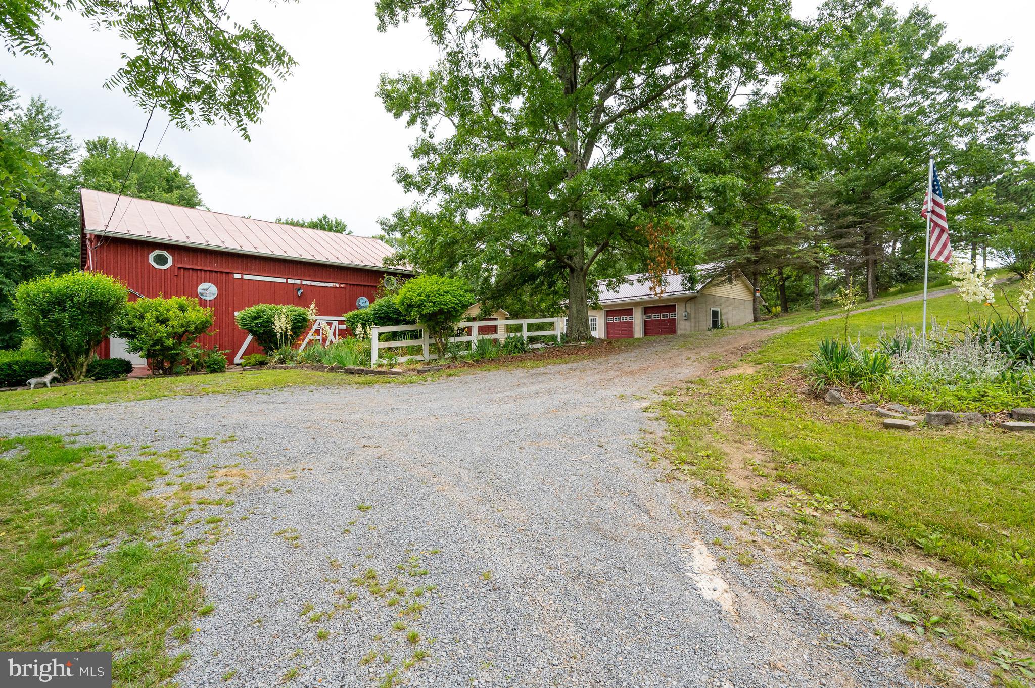 WHISPERING PINES - Residential