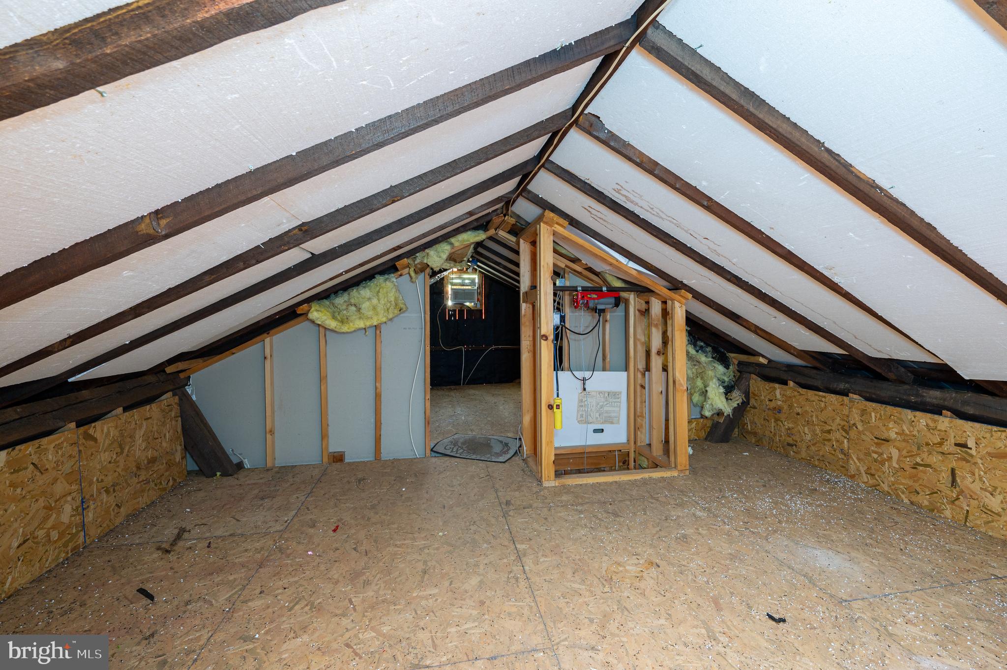 WHISPERING PINES - Residential