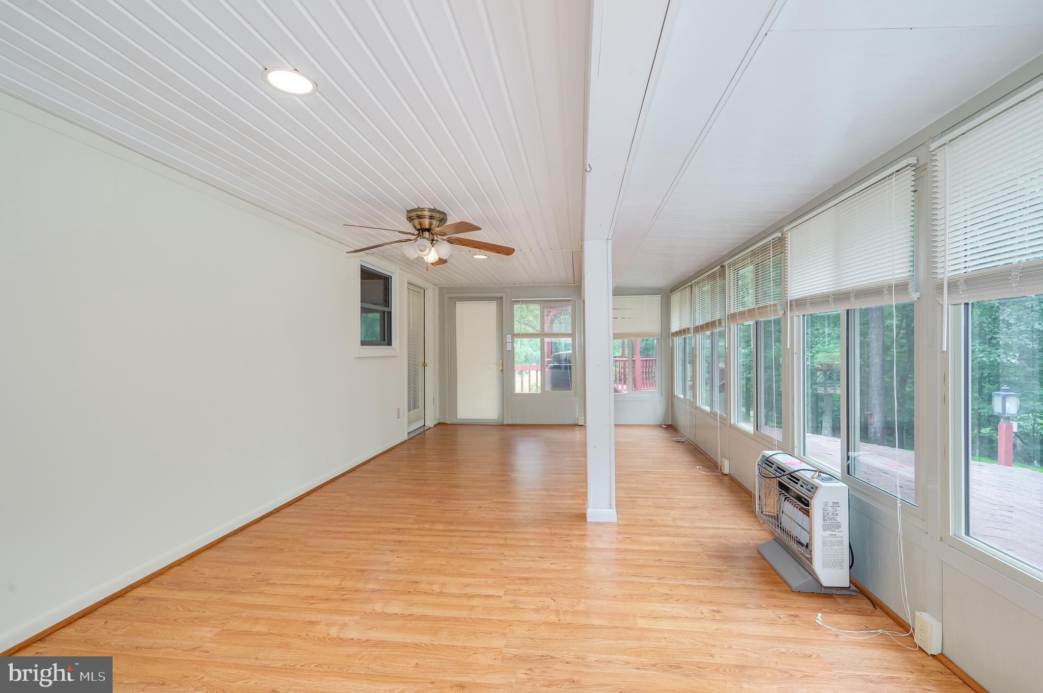 WHISPERING PINES - Residential