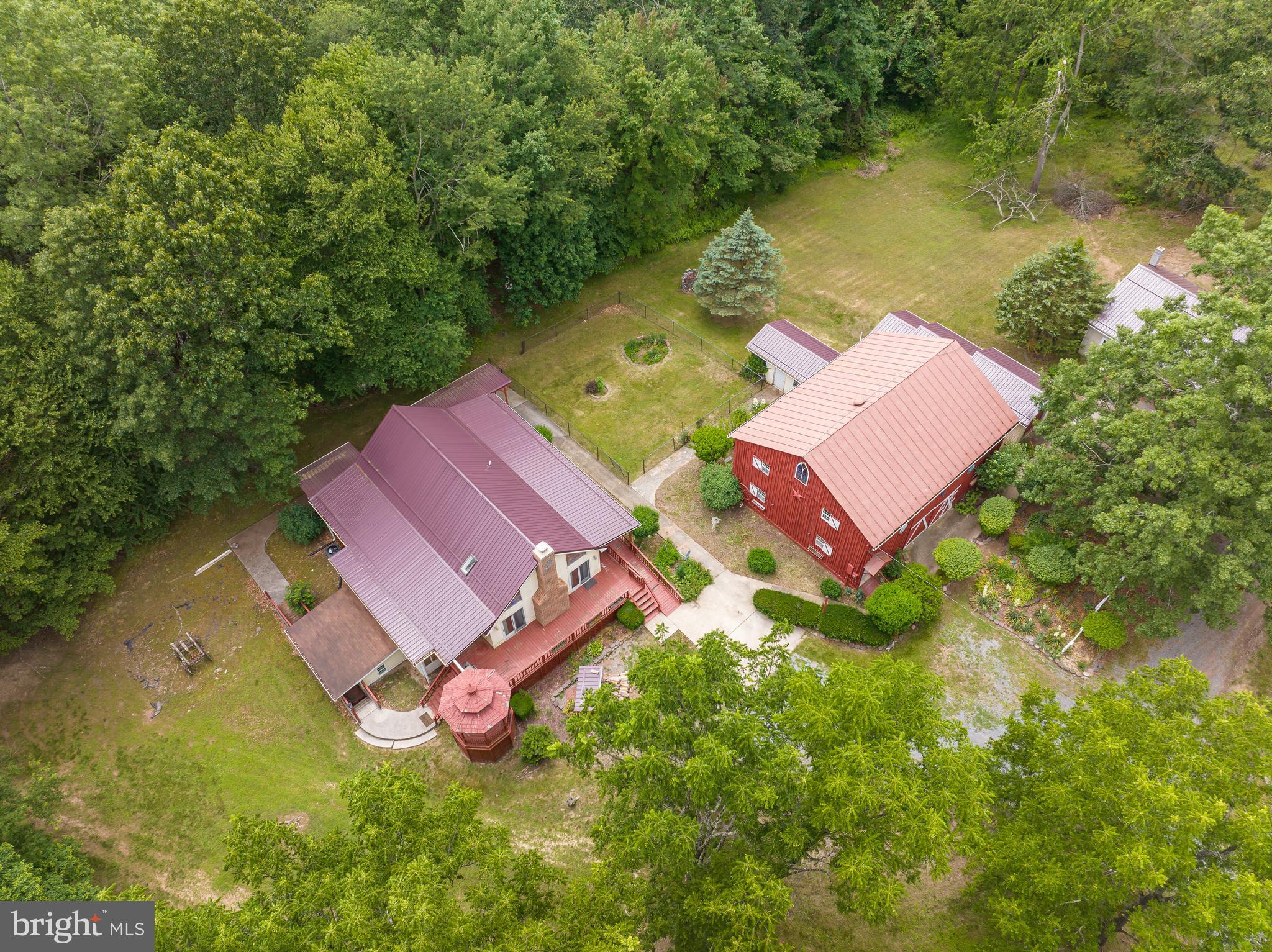 WHISPERING PINES - Residential