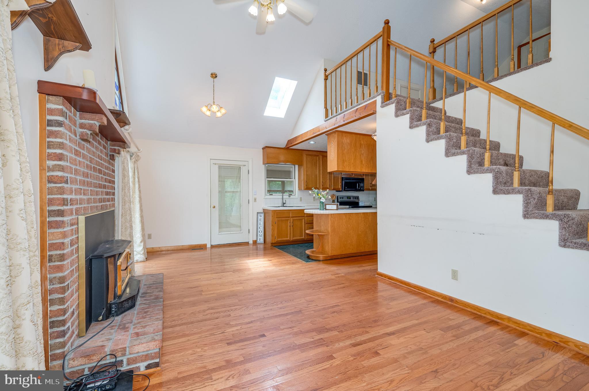 WHISPERING PINES - Residential