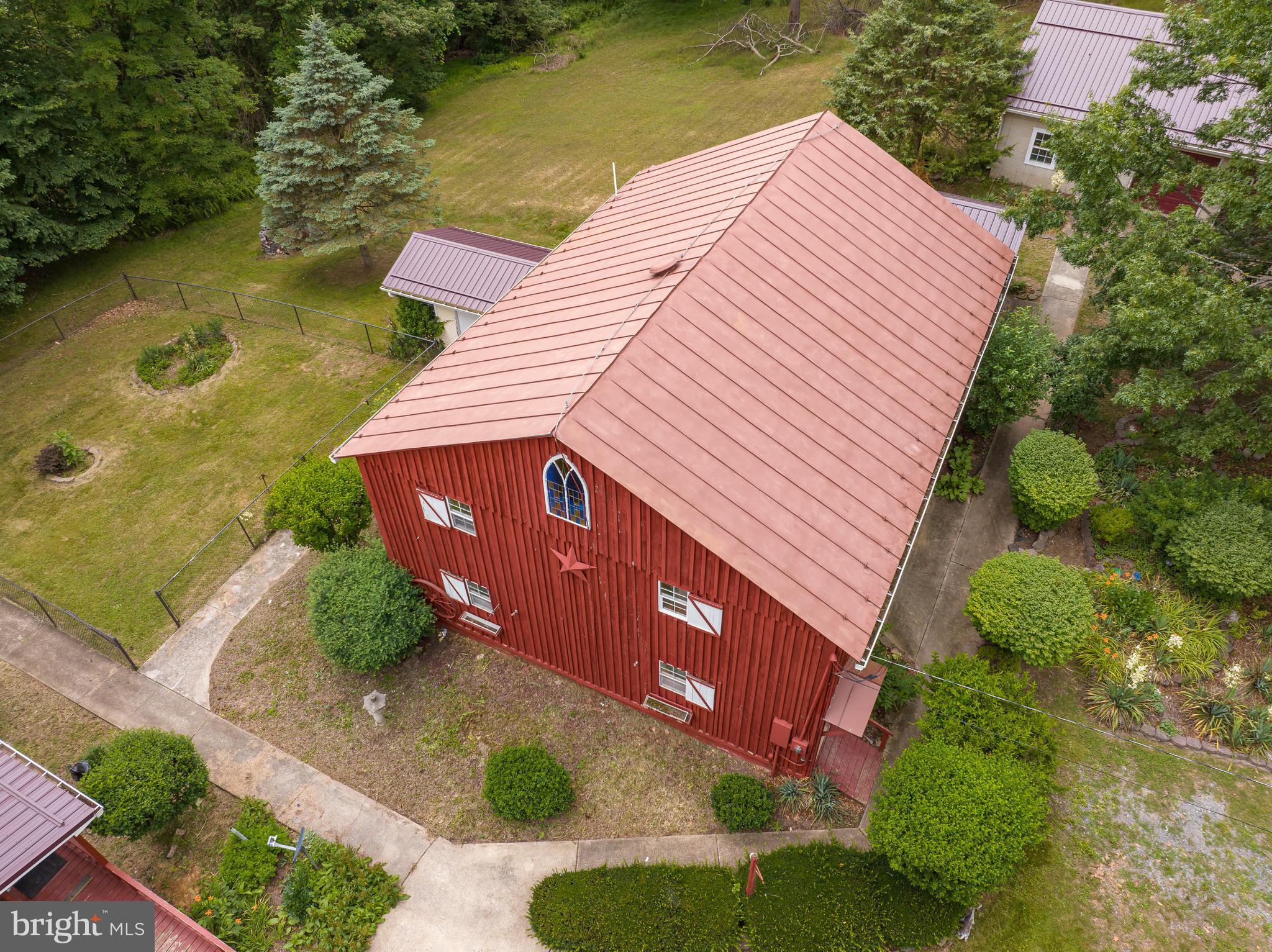 WHISPERING PINES - Residential