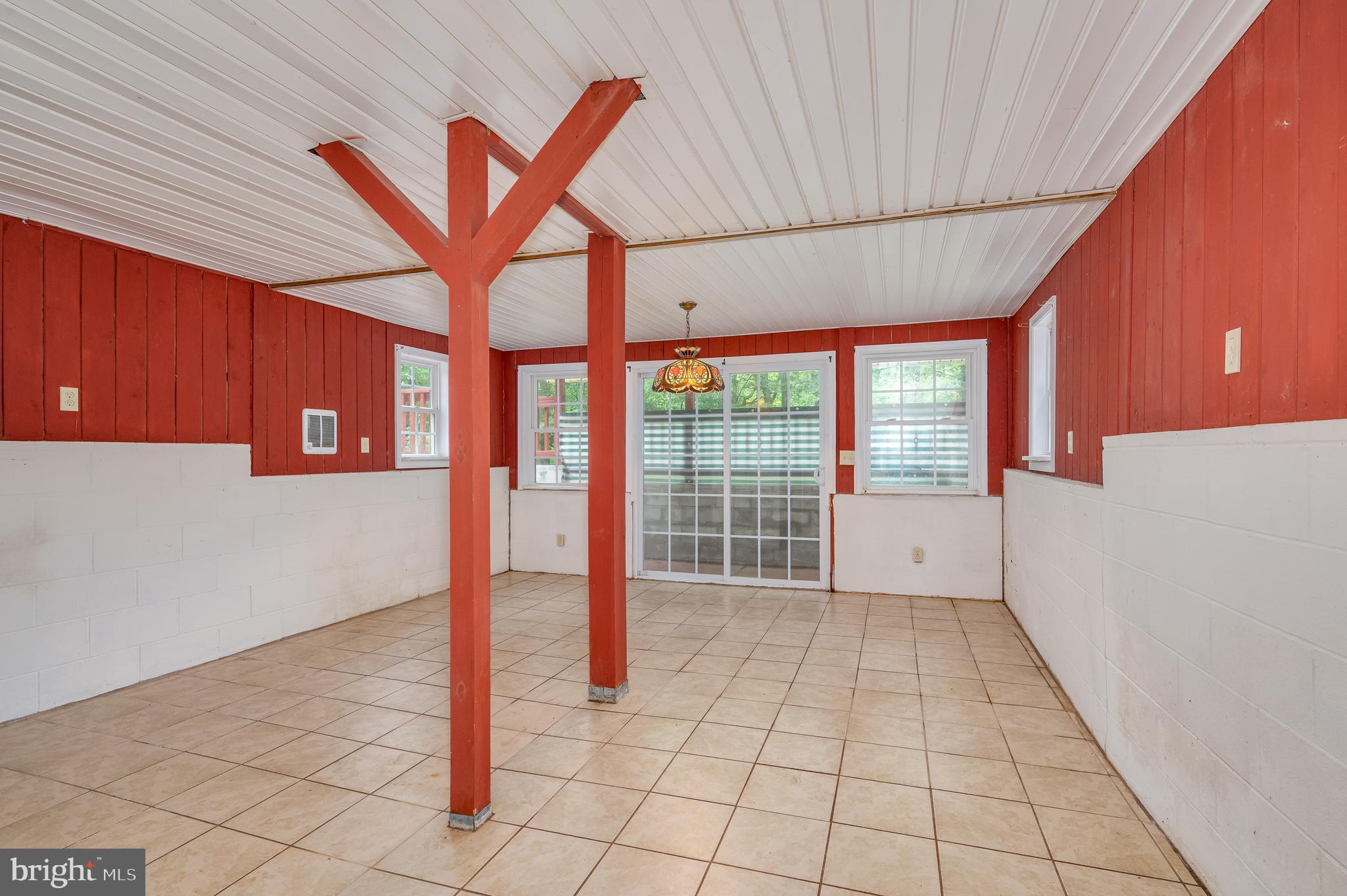 WHISPERING PINES - Residential