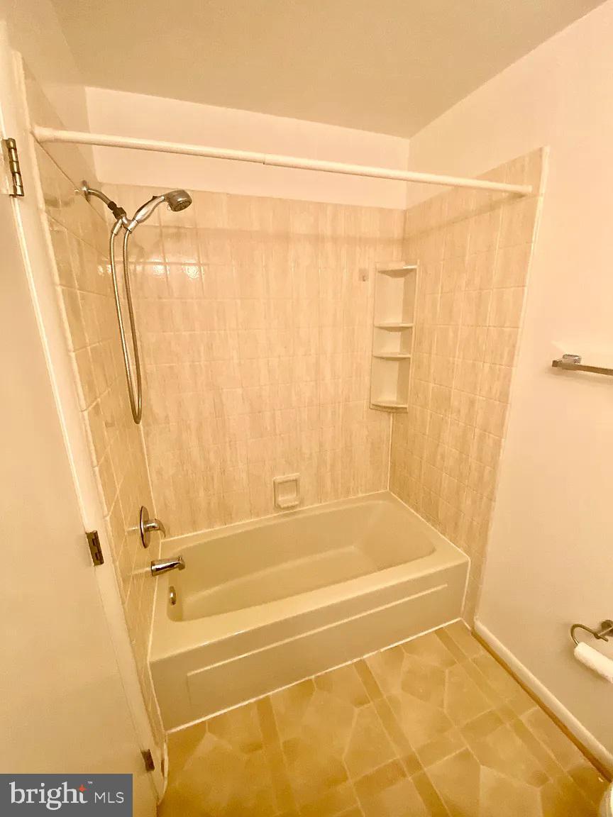 SENECA PARK - Residential