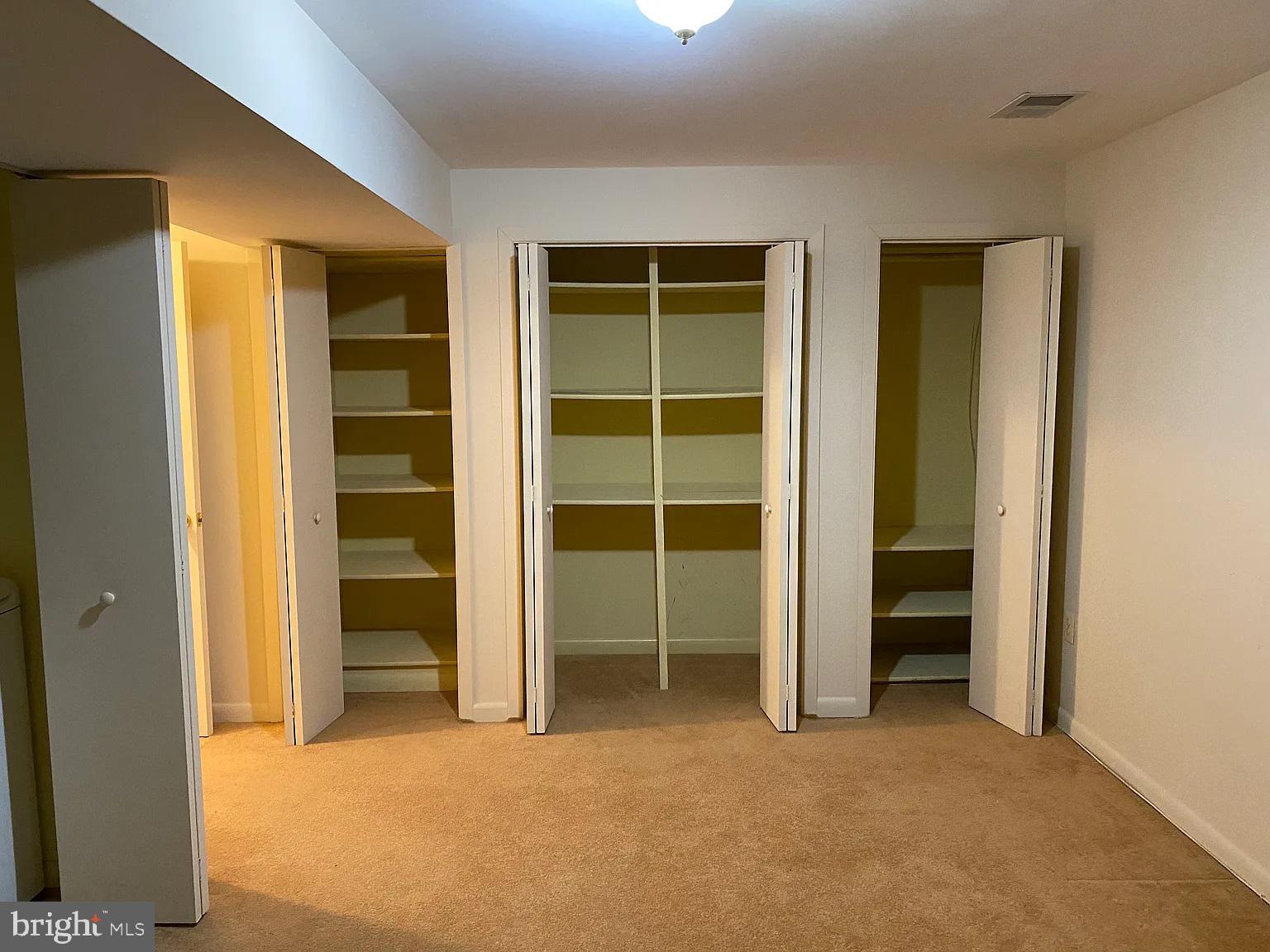 SENECA PARK - Residential