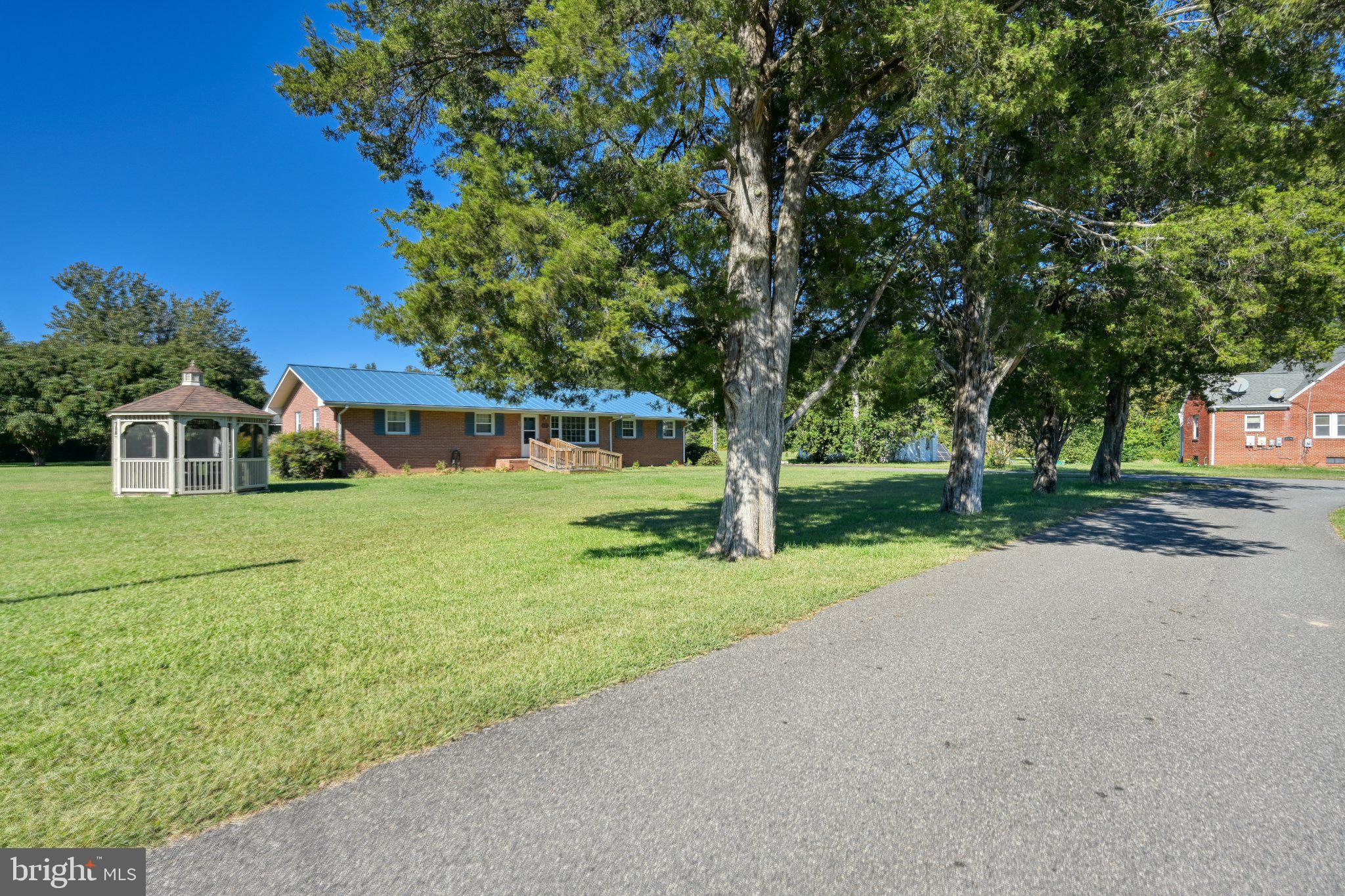 16184 MELVILLE LANE
