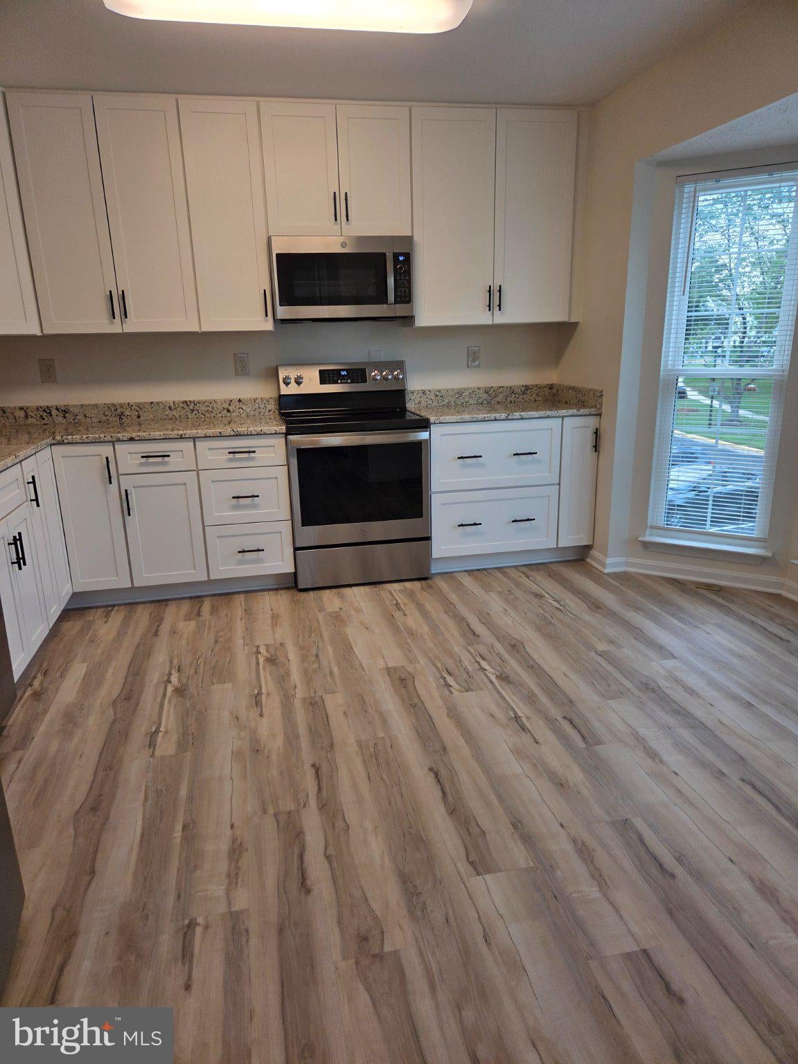 2550 AMBLING CIRCLE