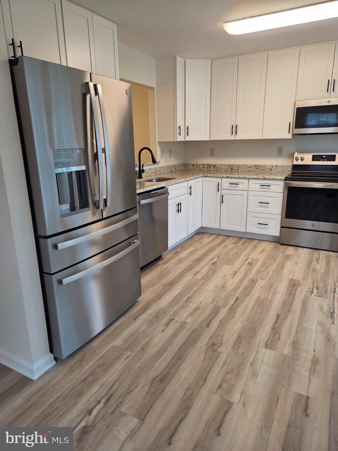 2550 AMBLING CIRCLE