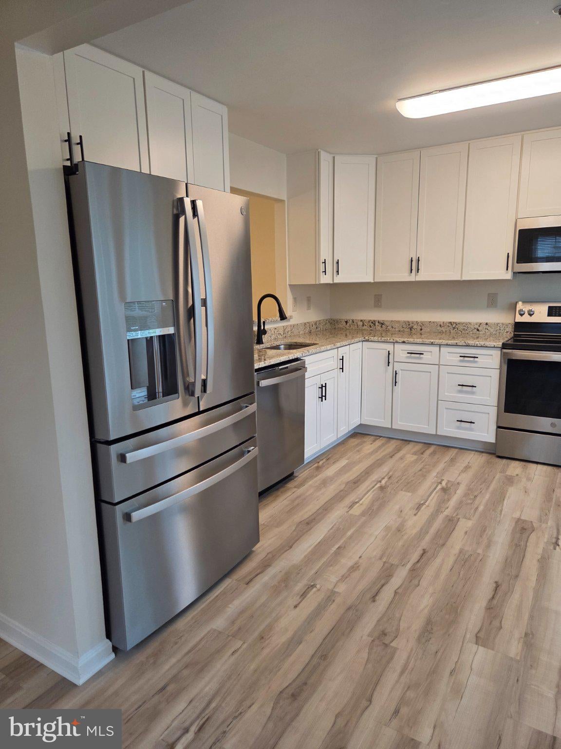 2550 AMBLING CIRCLE