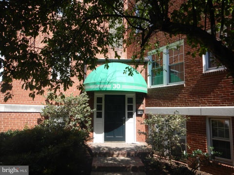 Condo For Rent - 30 Old Glebe Road #1-E<br/> ARLINGTON, VA 22204