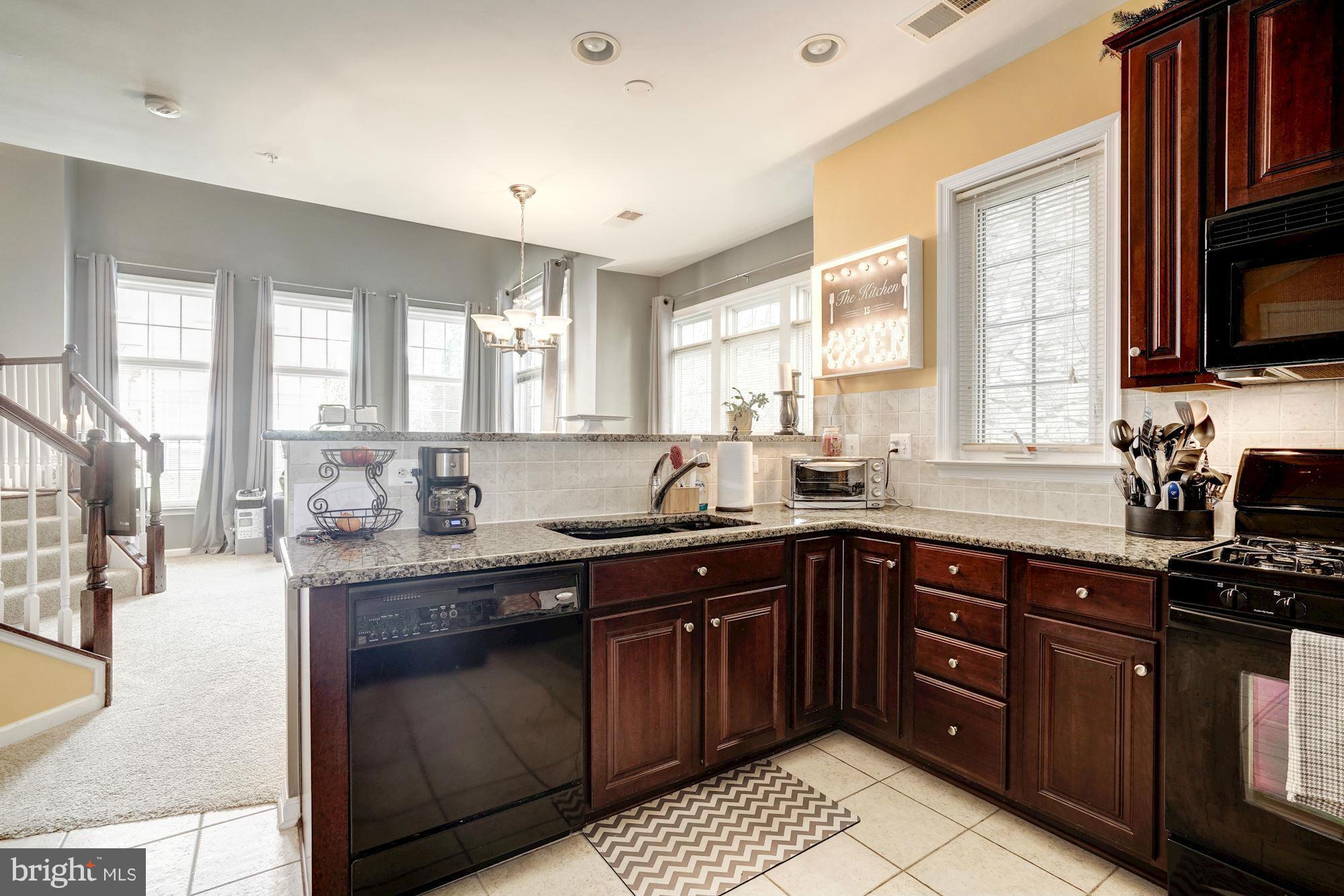 THE TOWNES CONDOMINIUM - Residential