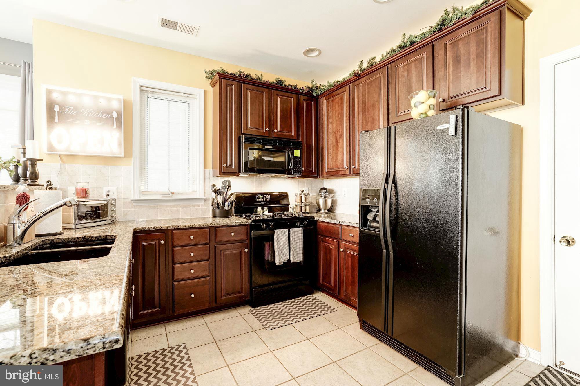 THE TOWNES CONDOMINIUM - Residential