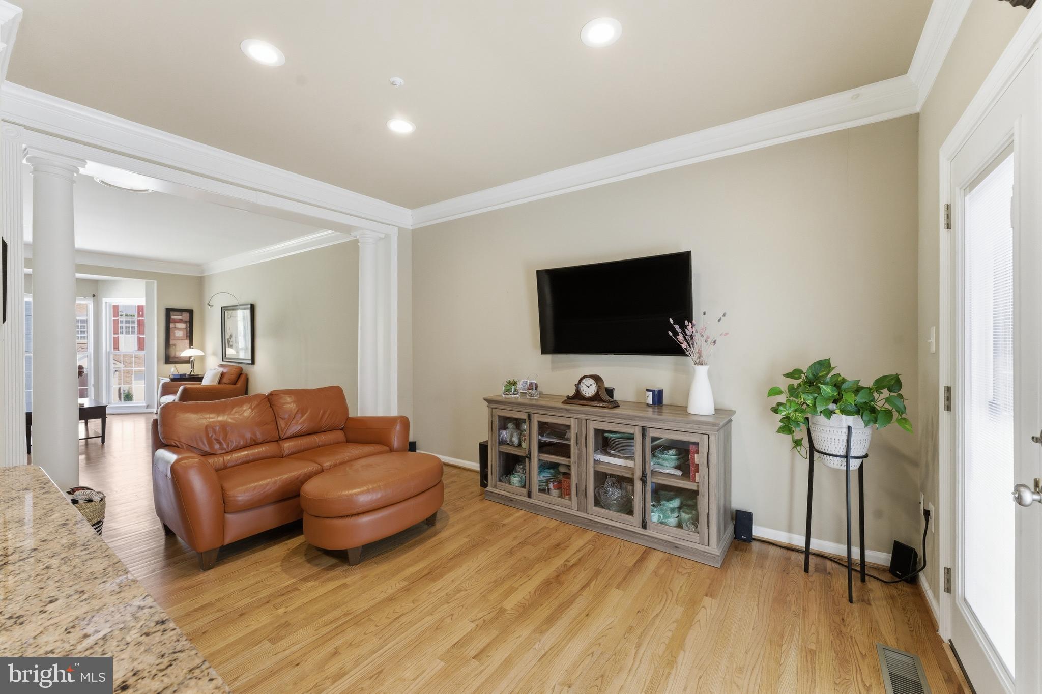 CLOVERLEAF CENTER - Residential