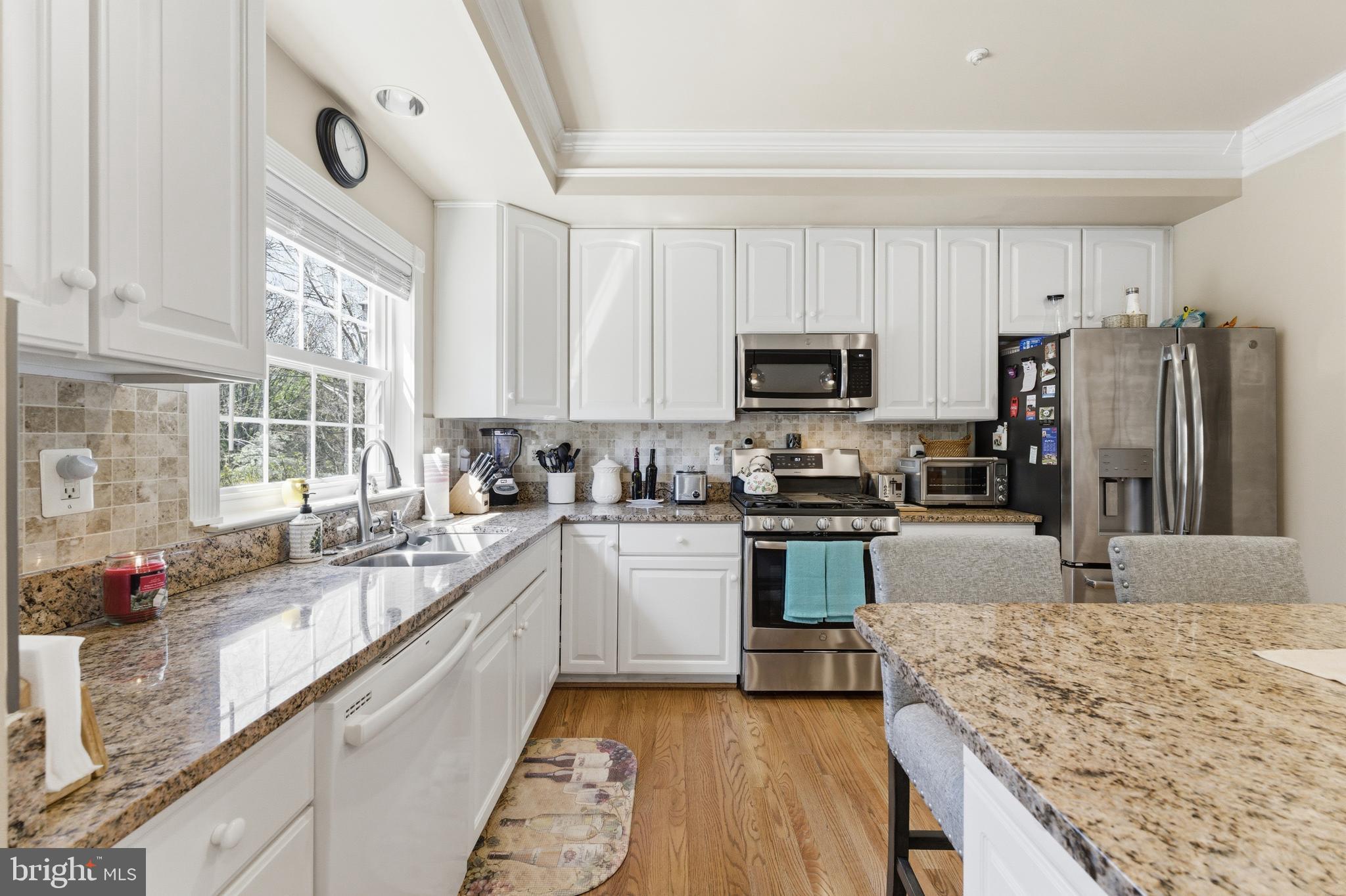 CLOVERLEAF CENTER - Residential