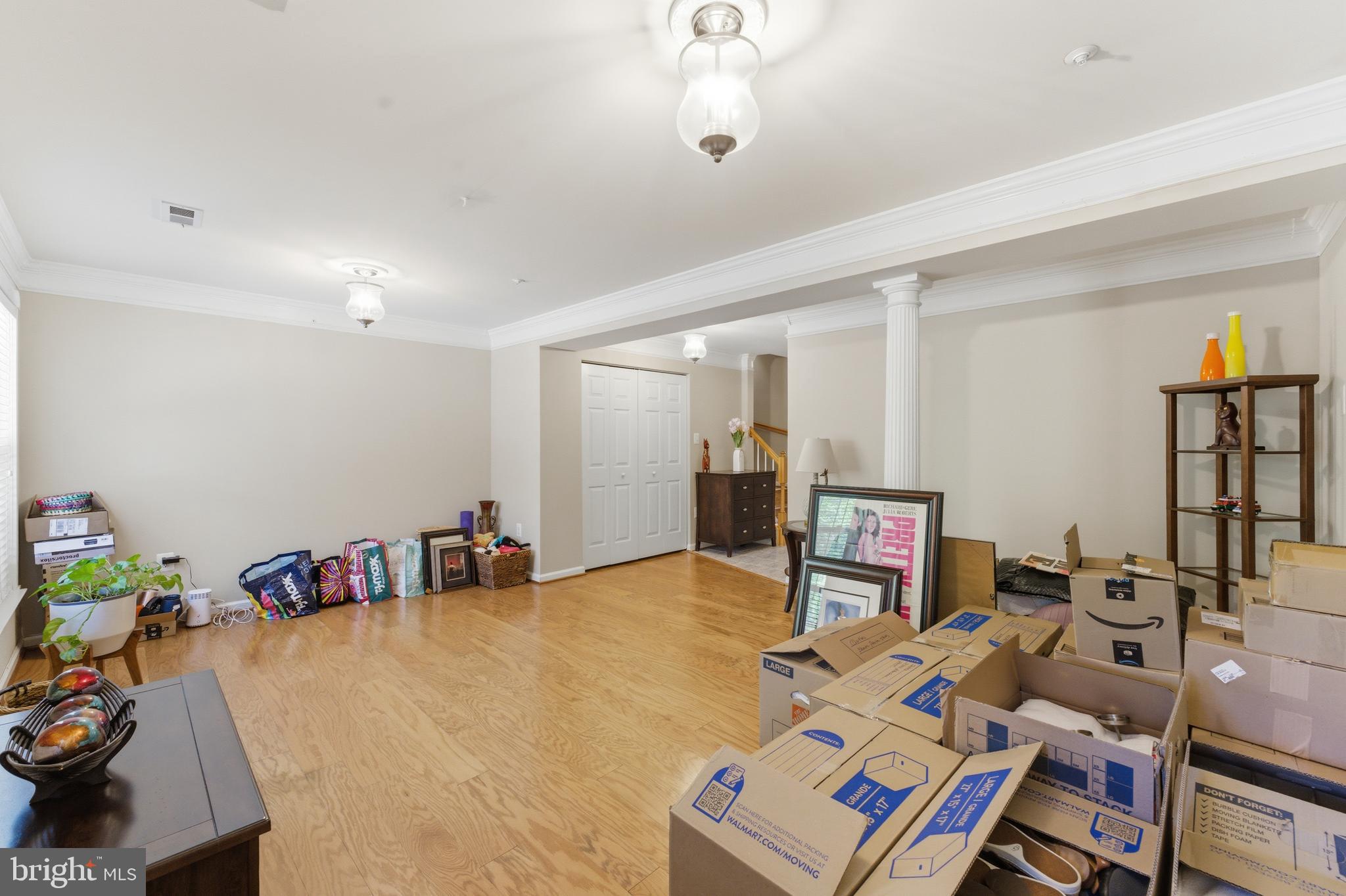 CLOVERLEAF CENTER - Residential